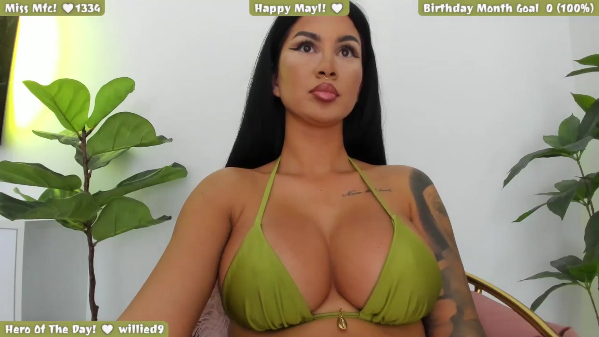 Gallery image thumbnail from Afterhourgirl's myfreecams stream on, 05/28/2025, 22:14 image 12 of 20