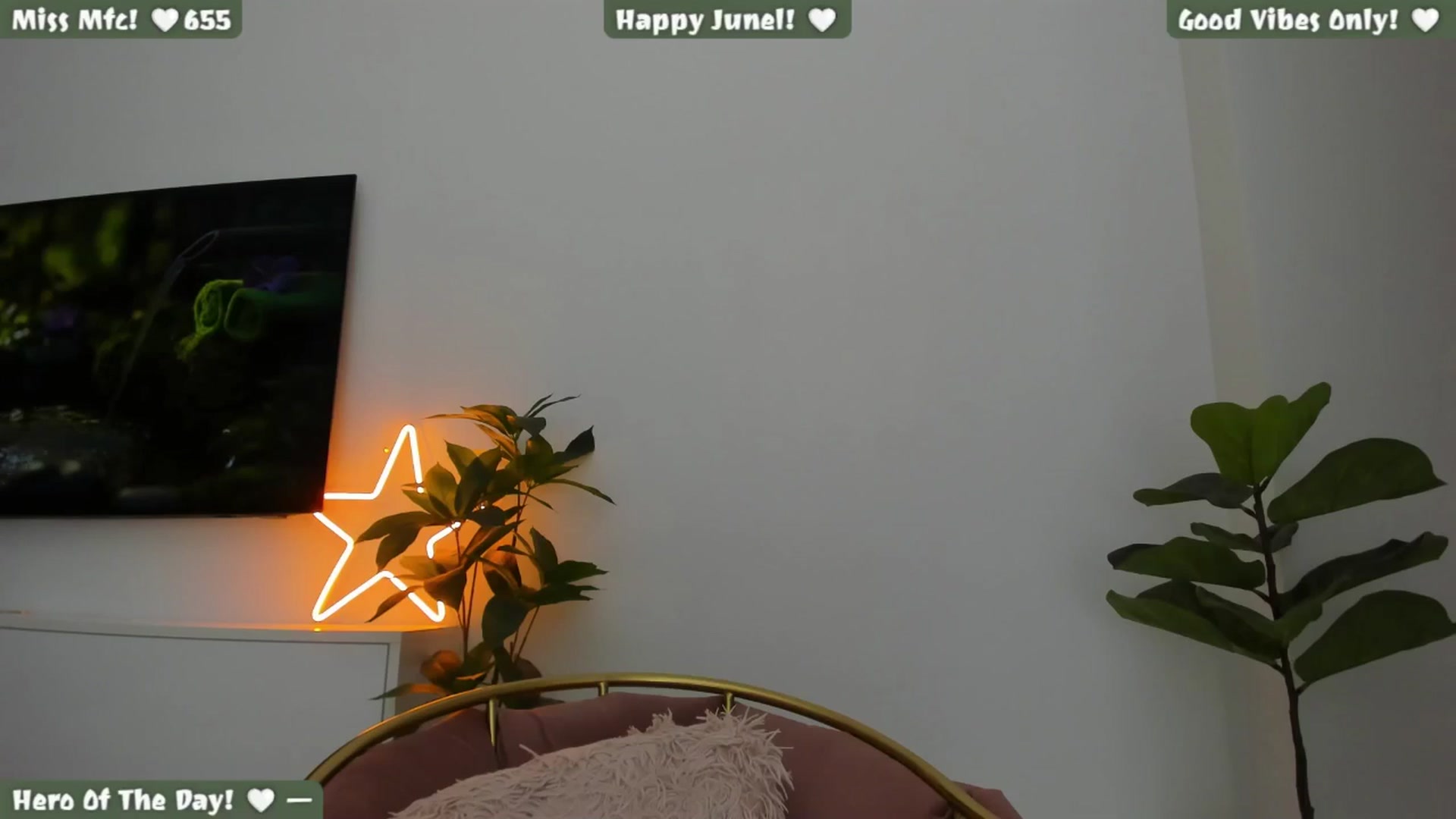 Gallery image thumbnail from Afterhourgirl's myfreecams stream on, 06/19/2025, 22:22 image 16 of 20