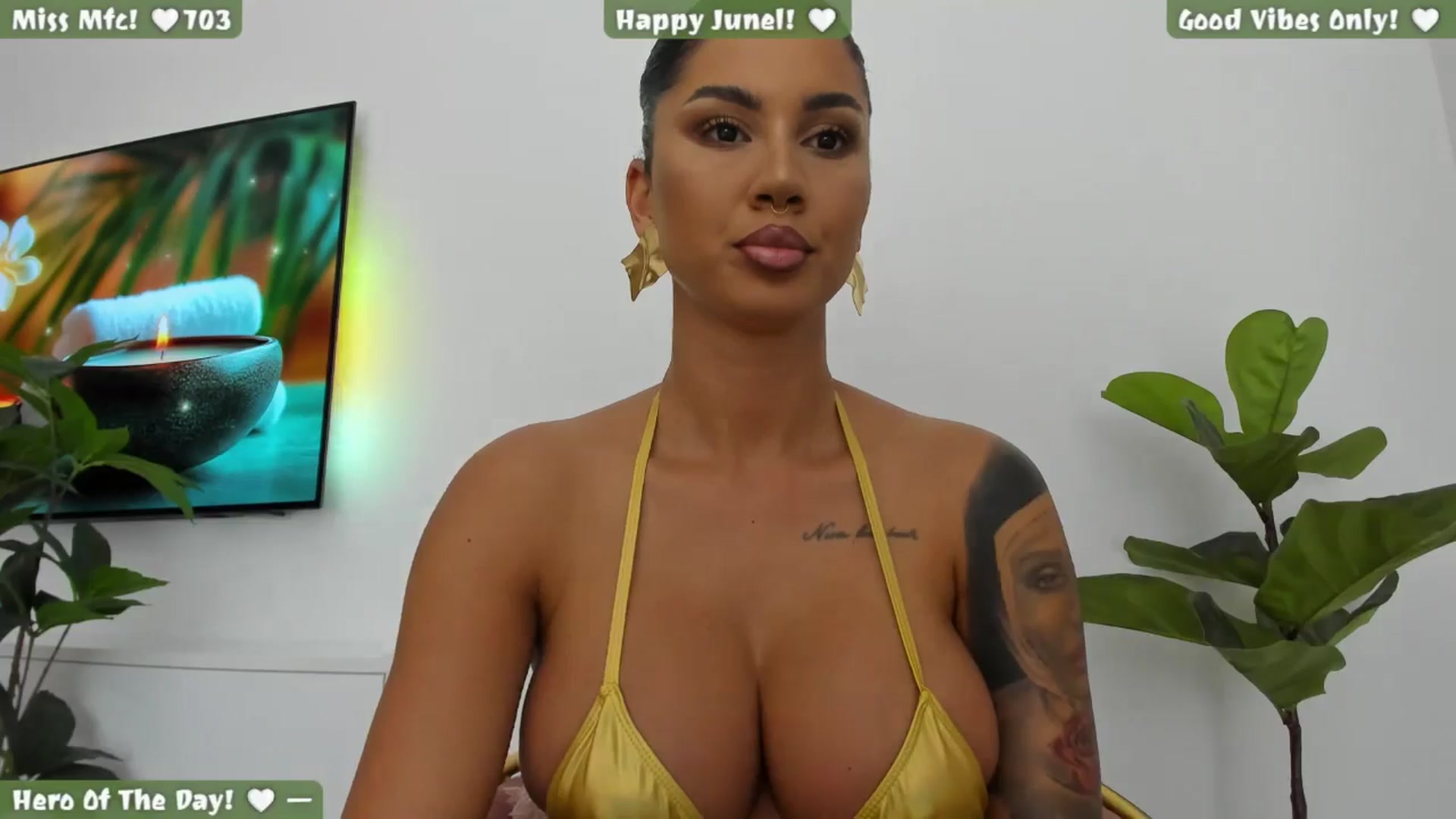 Gallery image thumbnail from Afterhourgirl's myfreecams stream on, 06/28/2025, 20:31 image 5 of 20