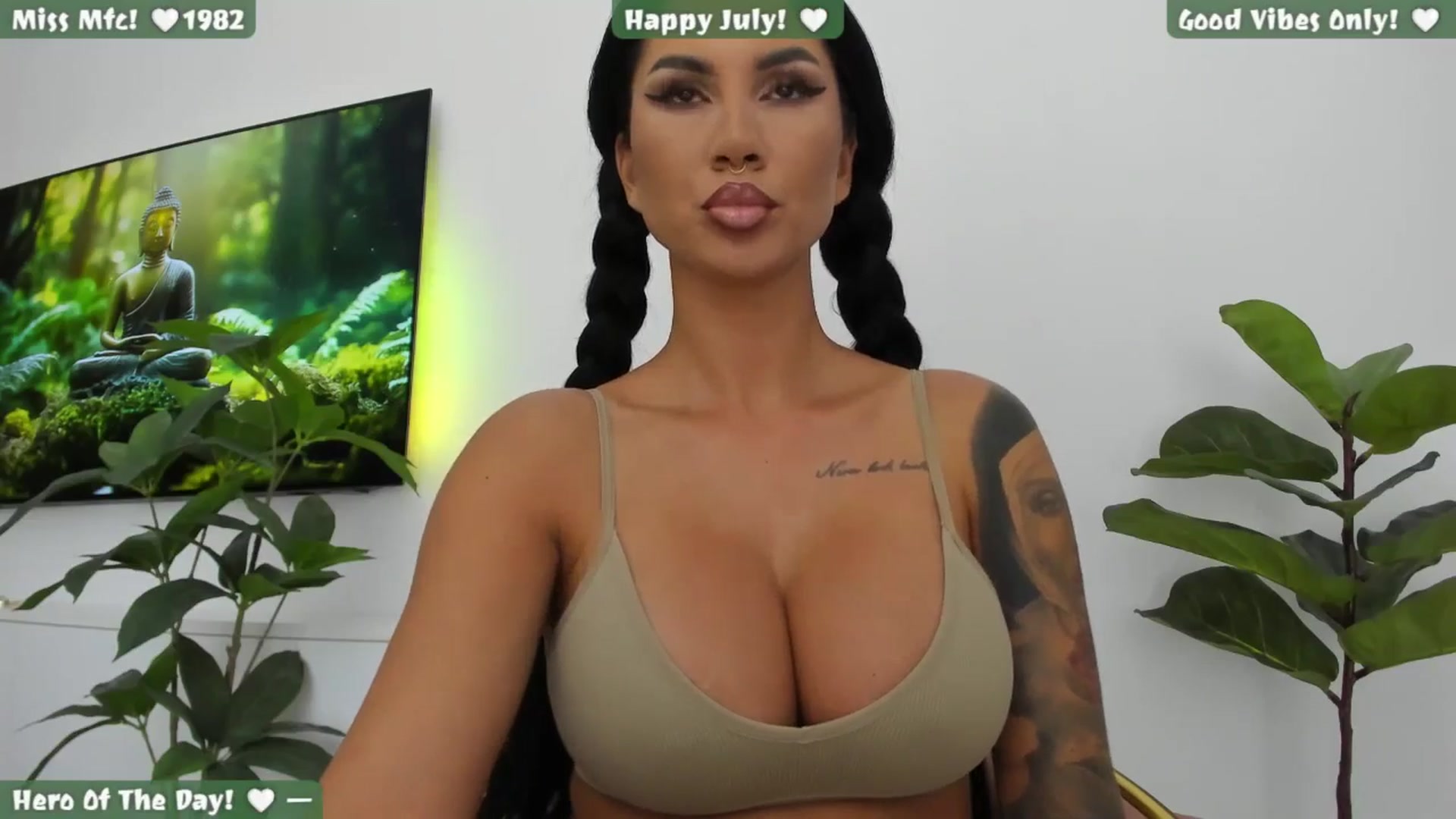 Gallery image thumbnail from Afterhourgirl's myfreecams stream on, 07/05/2025, 22:55 image 3 of 20