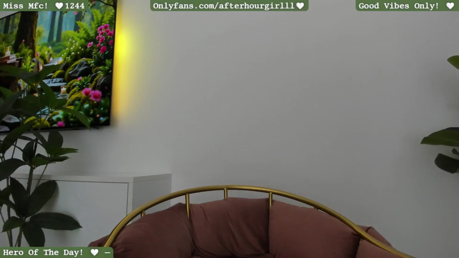 Gallery image thumbnail from Afterhourgirl's myfreecams stream on, 07/17/2025, 22:52 image 18 of 20
