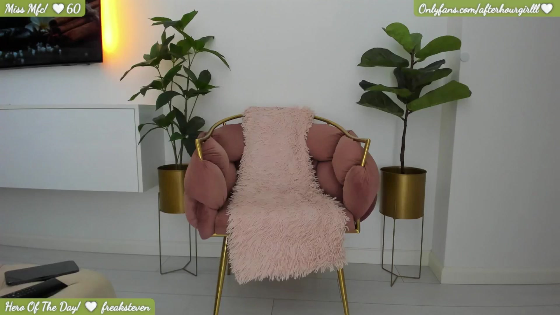 Gallery image thumbnail from Afterhourgirl's myfreecams stream on, 10/01/2025, 21:52 image 5 of 20