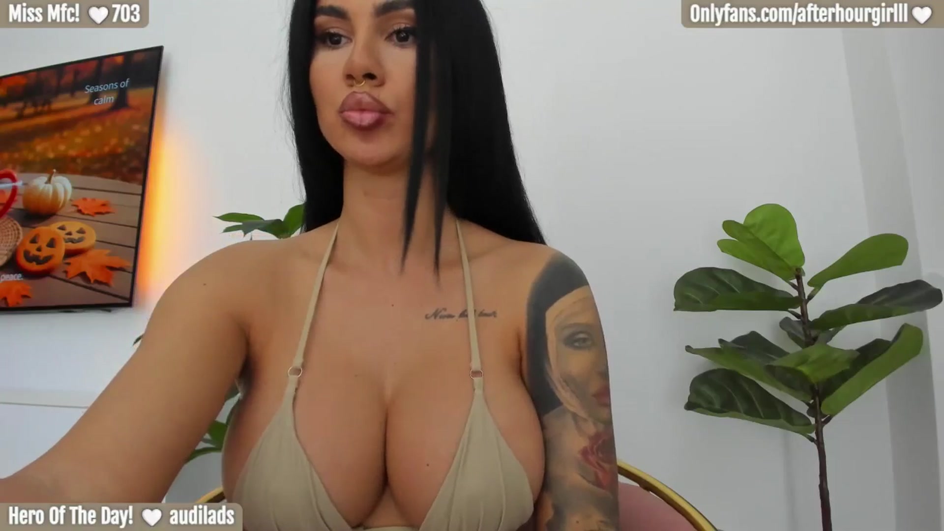 Gallery image thumbnail from Afterhourgirl's myfreecams stream on, 10/23/2025, 21:19 image 16 of 20