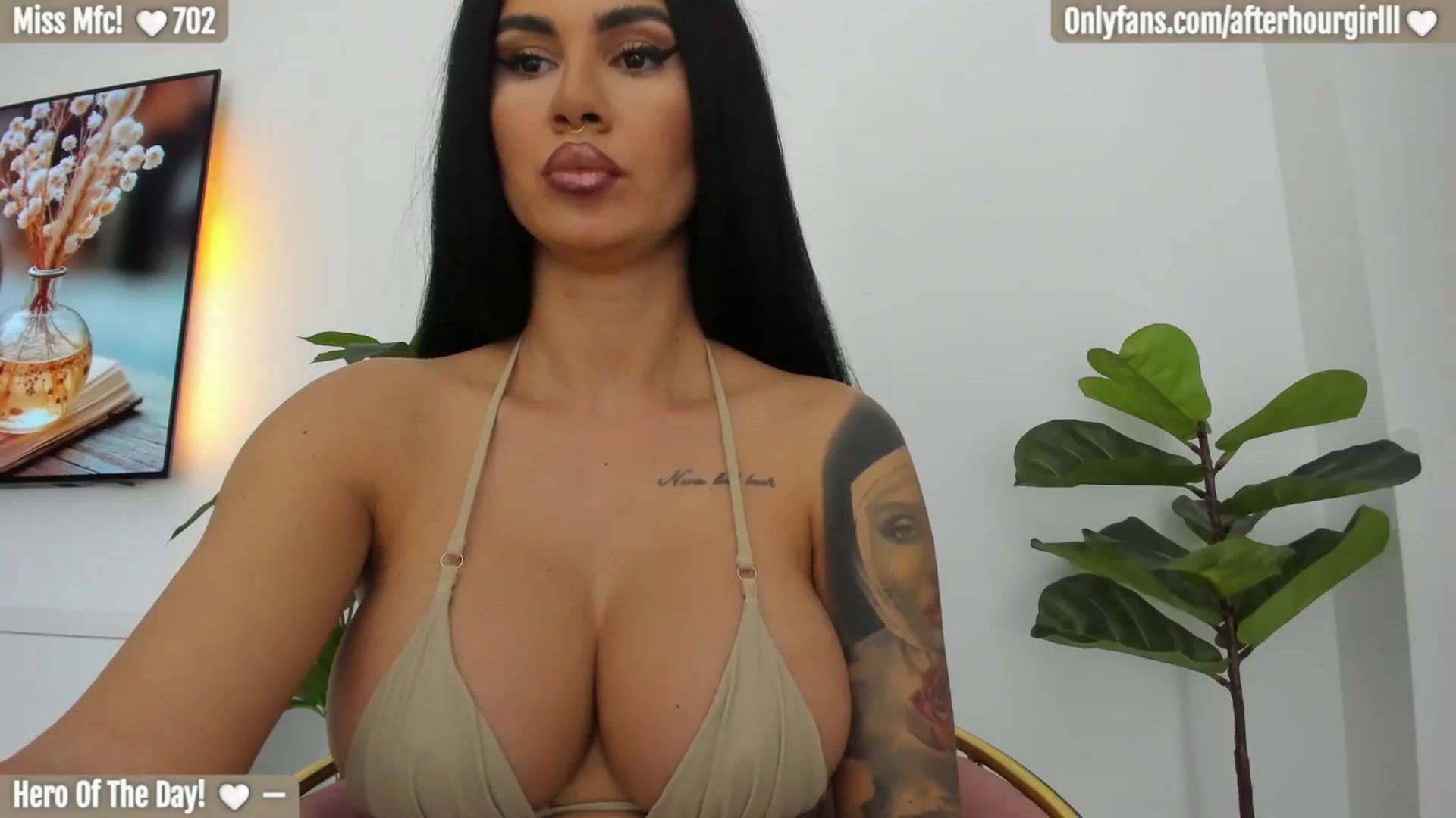 Gallery image thumbnail from Afterhourgirl's myfreecams stream on, 10/23/2025, 21:19 image 2 of 20