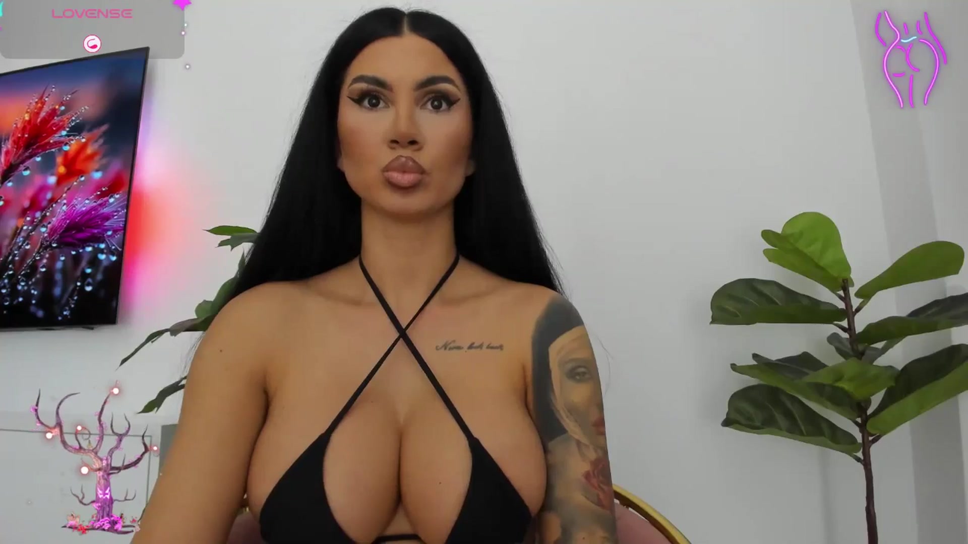 Gallery image thumbnail from Afterhourgirl's myfreecams stream on, 10/29/2025, 22:29 image 10 of 20