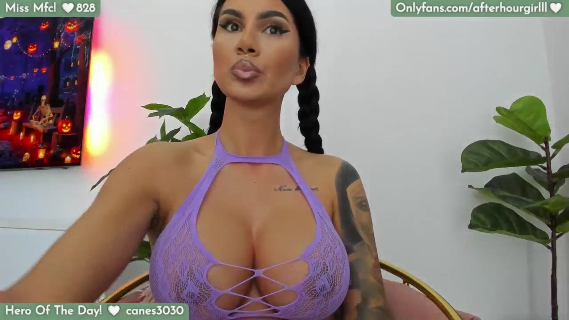 Gallery image thumbnail from Afterhourgirl's myfreecams stream on, 11/01/2025, 22:25 image 17 of 20