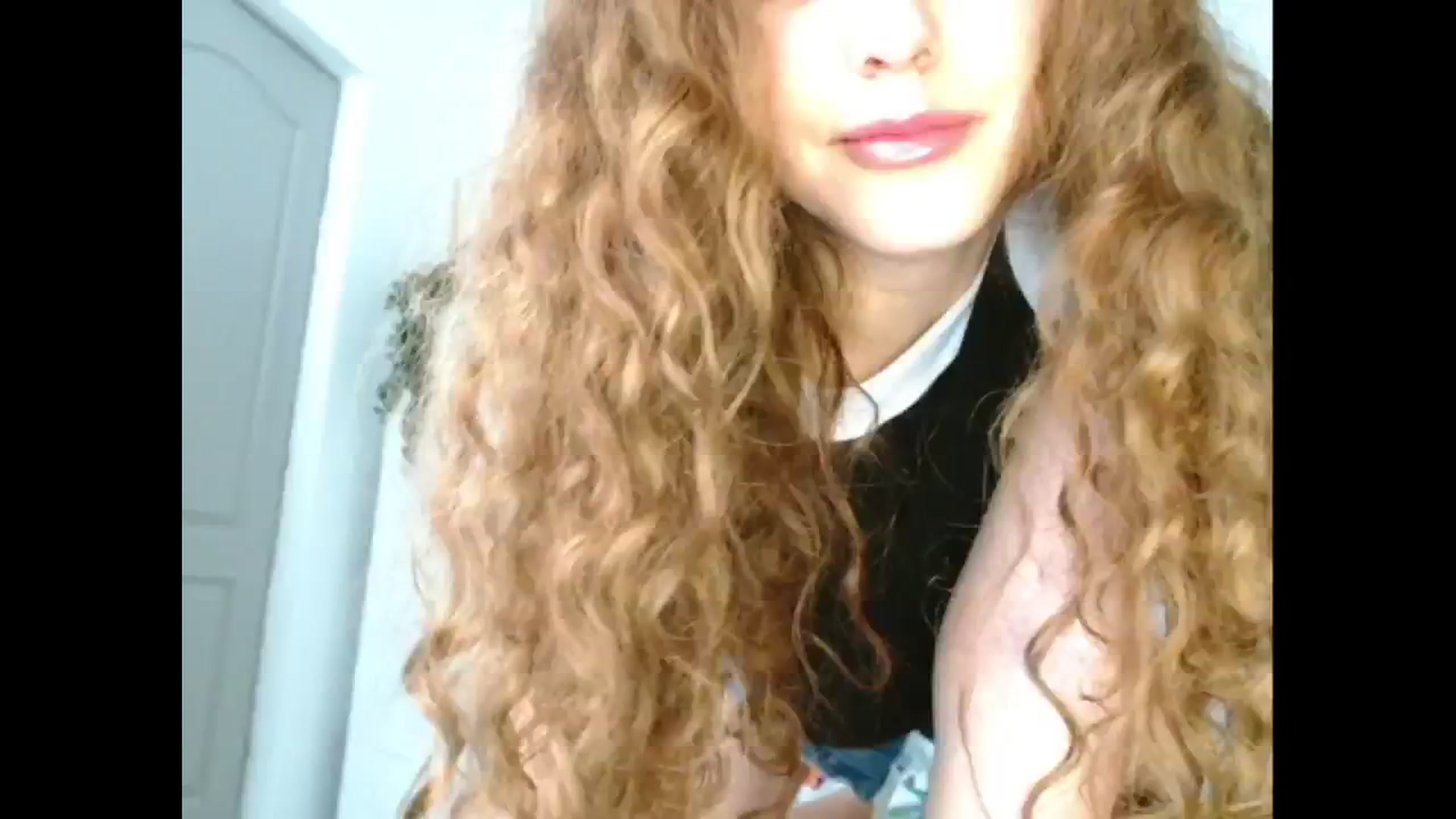 Gallery image thumbnail from Agatha_Aggie's myfreecams stream on, 12/19/2024, 09:28 image 17 of 20