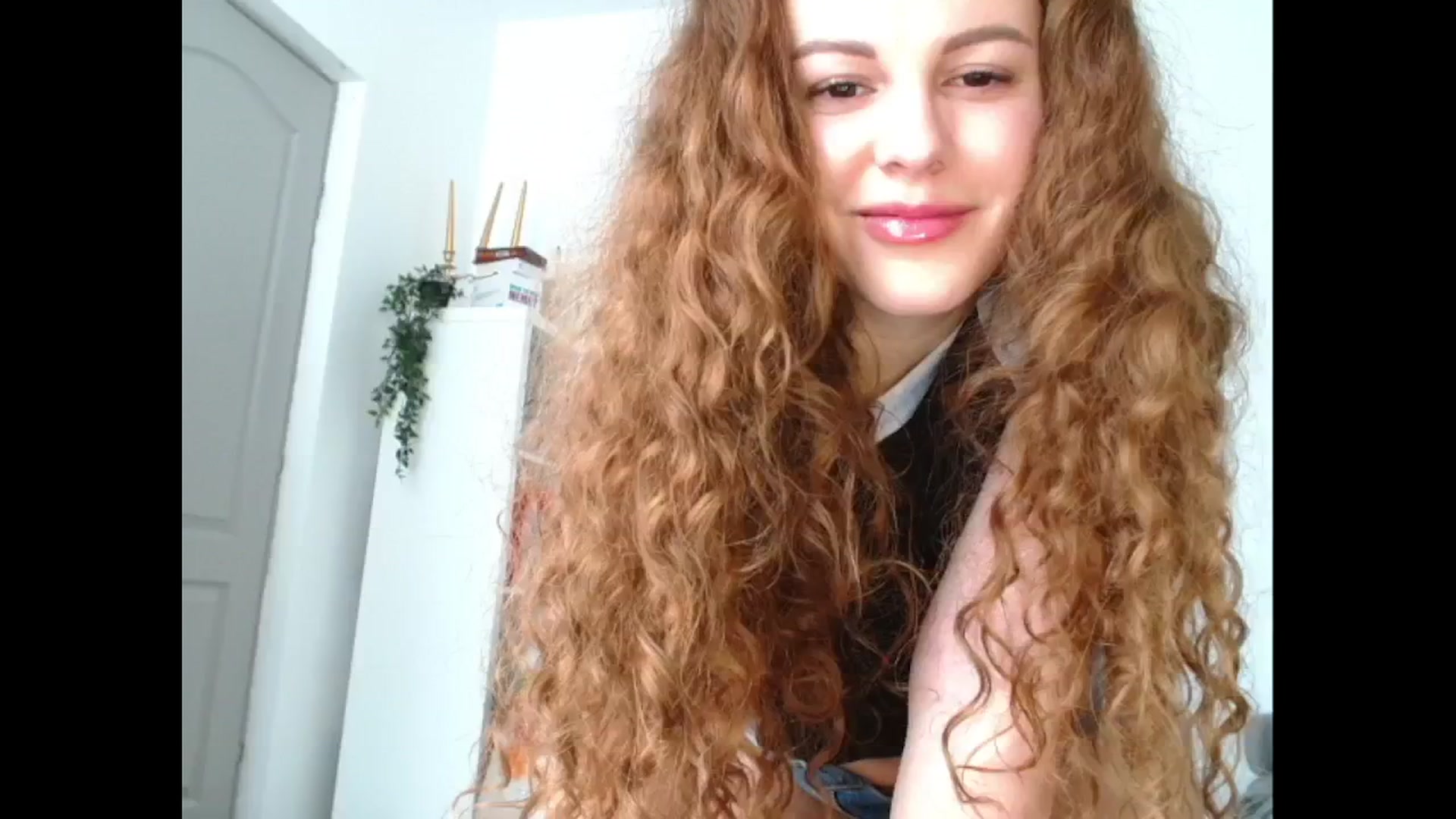 Gallery image thumbnail from Agatha_Aggie's myfreecams stream on, 12/19/2024, 09:28 image 9 of 20