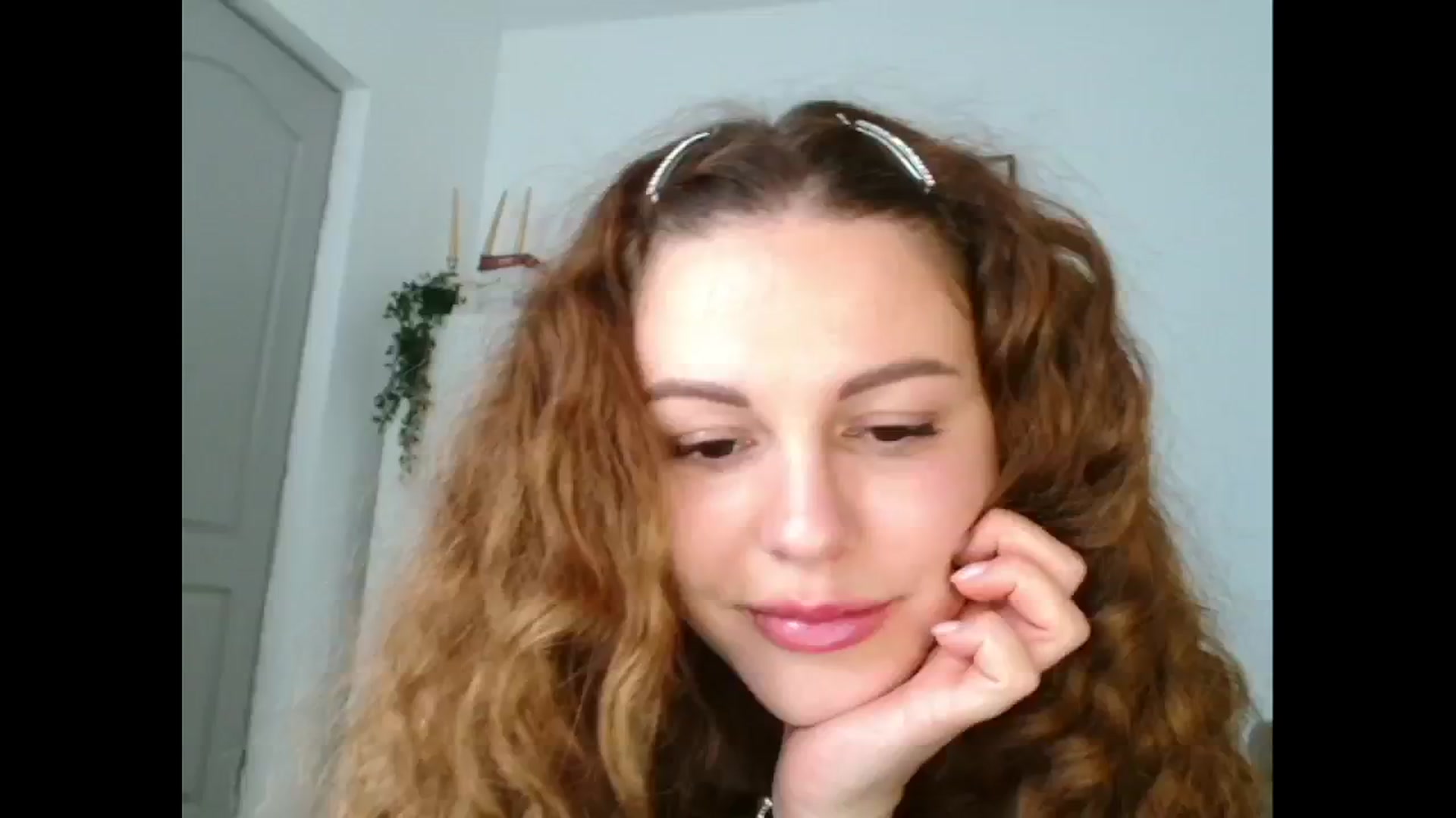Gallery image thumbnail from Agatha_Aggie's myfreecams stream on, 12/19/2024, 09:28 image 16 of 20
