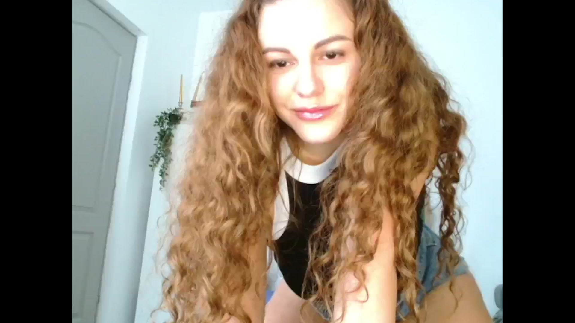 Gallery image thumbnail from Agatha_Aggie's myfreecams stream on, 12/19/2024, 09:28 image 18 of 20