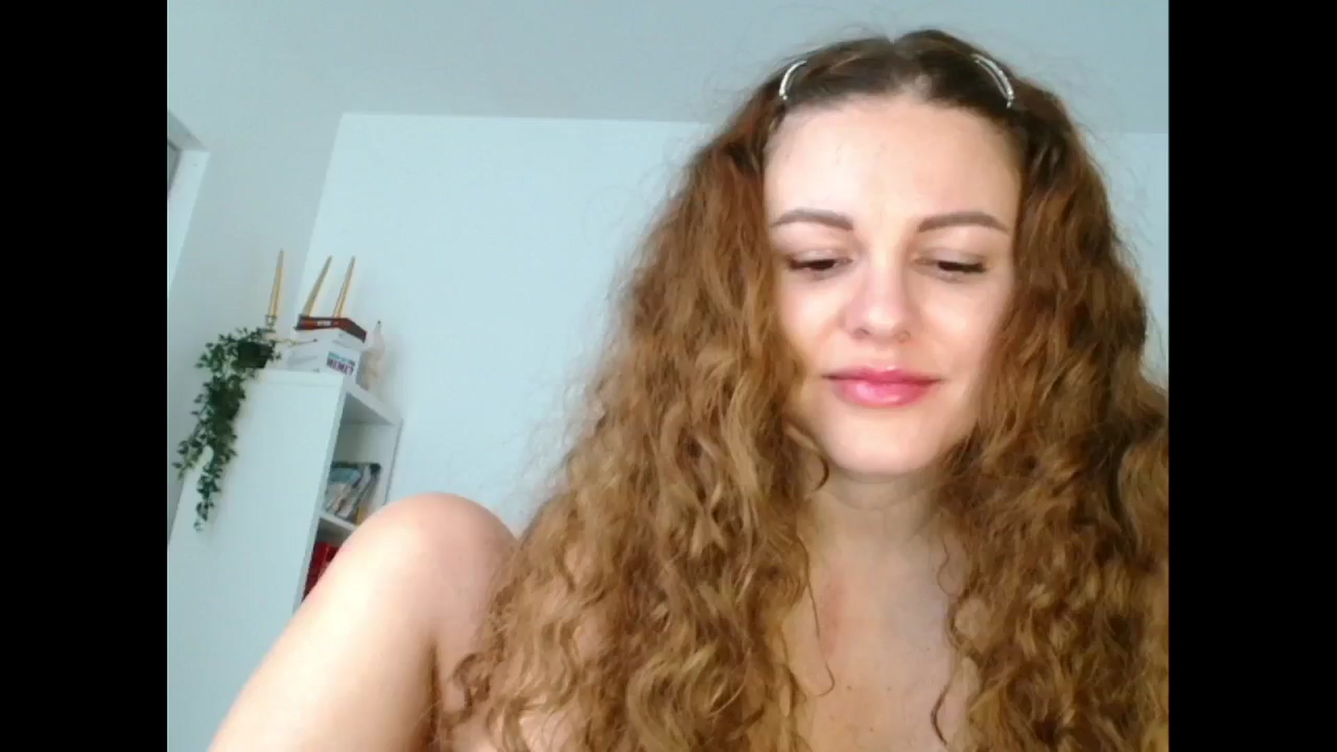 Gallery image thumbnail from Agatha_Aggie's myfreecams stream on, 12/19/2024, 12:07 image 10 of 20