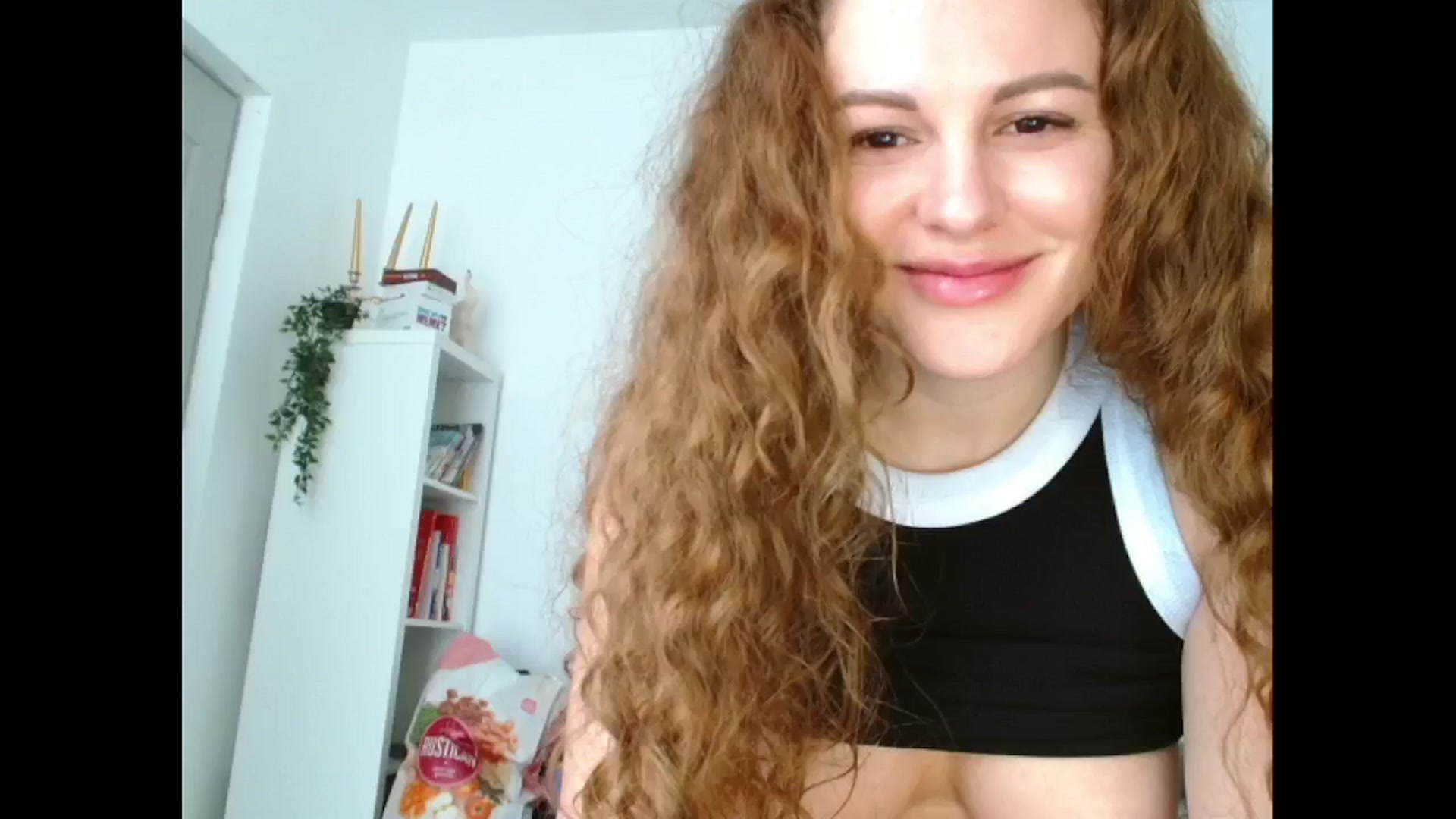 Gallery image thumbnail from Agatha_Aggie's myfreecams stream on, 12/19/2024, 12:07 image 5 of 20