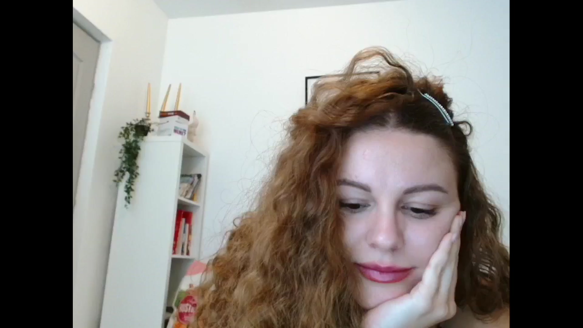 Gallery image thumbnail from Agatha_Aggie's myfreecams stream on, 12/20/2024, 11:39 image 12 of 20