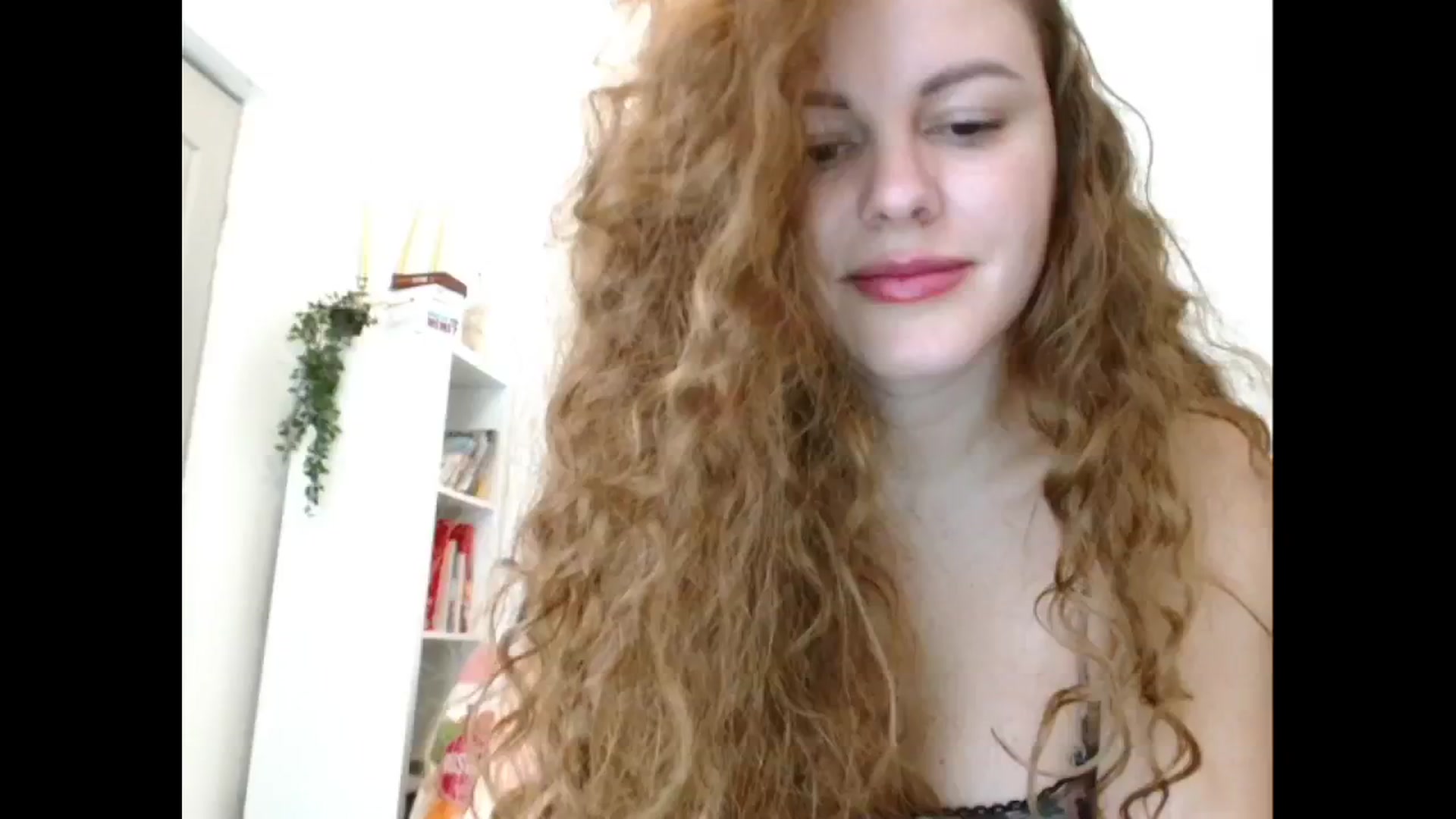 Gallery image thumbnail from Agatha_Aggie's myfreecams stream on, 12/20/2024, 11:39 image 14 of 20