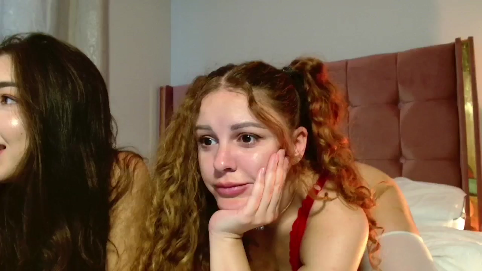 Gallery image thumbnail from Agatha_Aggie's myfreecams stream on, 04/15/2025, 11:59 image 11 of 20