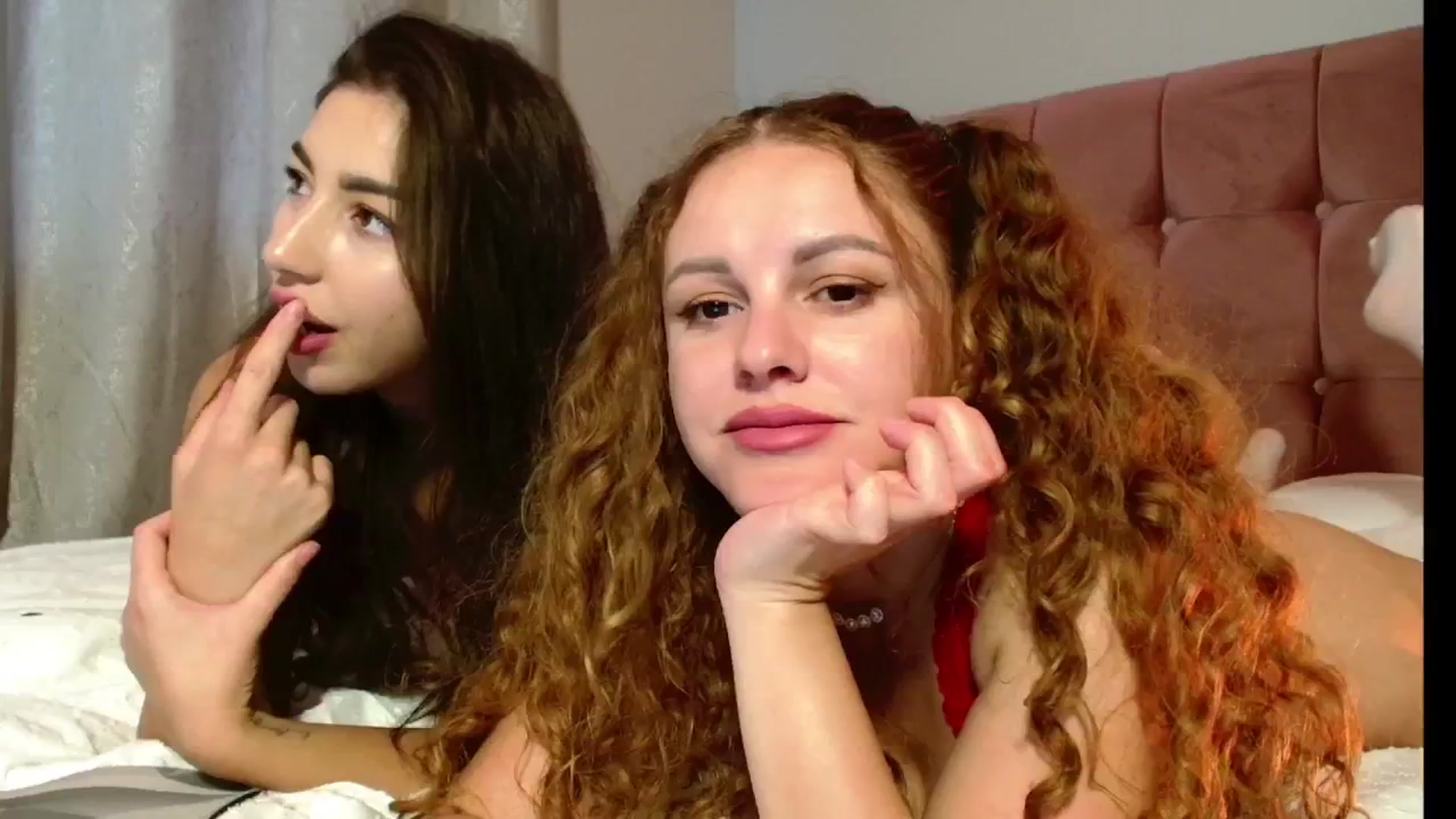 Gallery image thumbnail from Agatha_Aggie's myfreecams stream on, 04/15/2025, 12:52 image 6 of 20