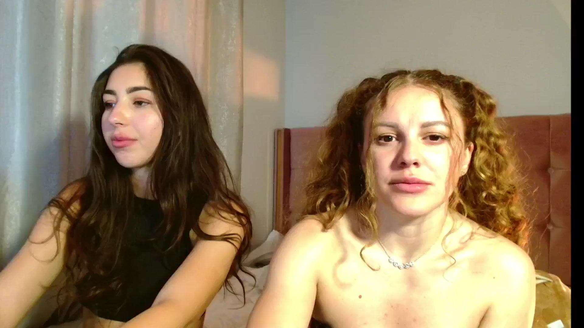 Gallery image thumbnail from Agatha_Aggie's myfreecams stream on, 04/15/2025, 15:17 image 12 of 20