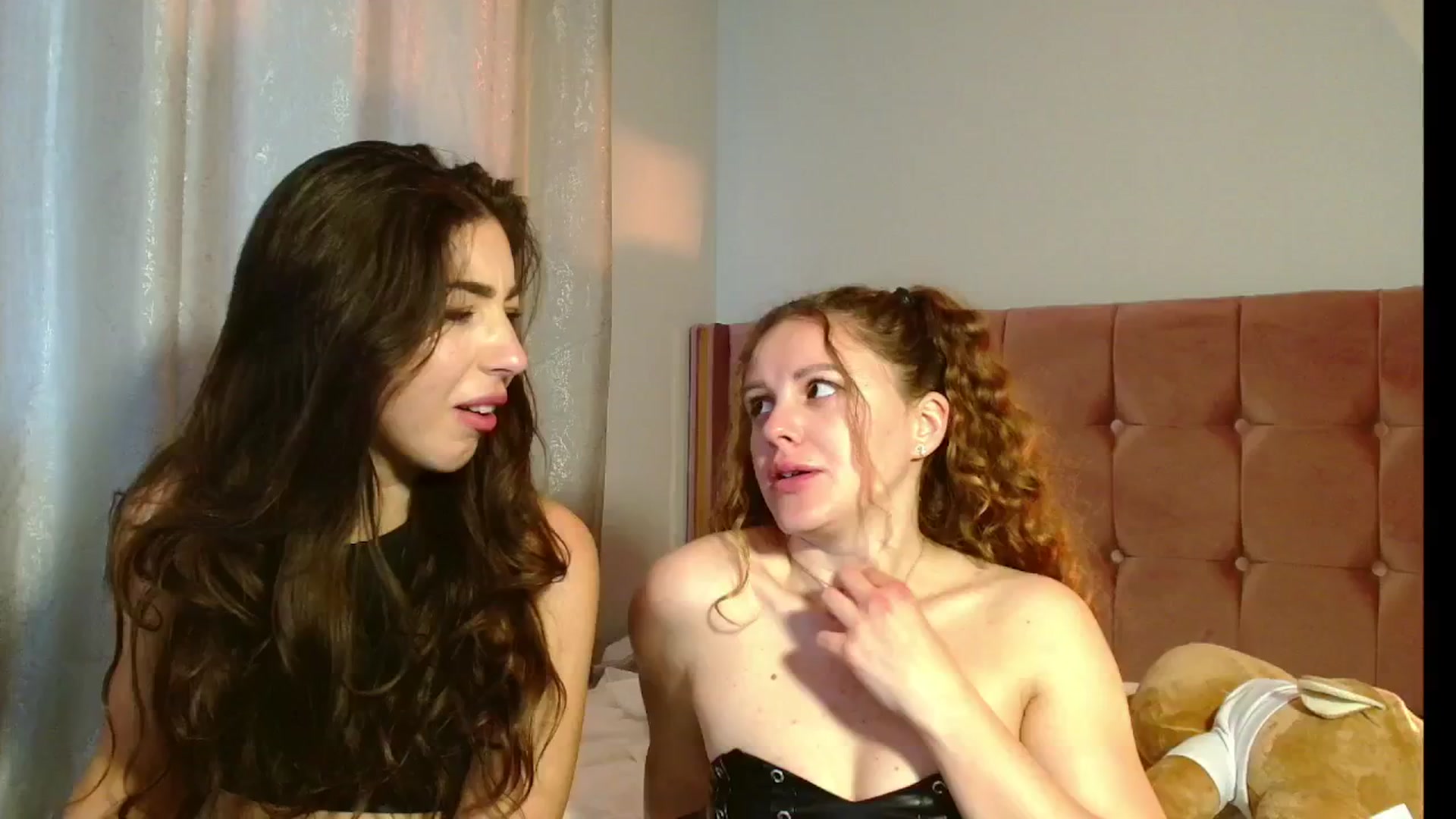 Gallery image thumbnail from Agatha_Aggie's myfreecams stream on, 04/15/2025, 15:17 image 3 of 20