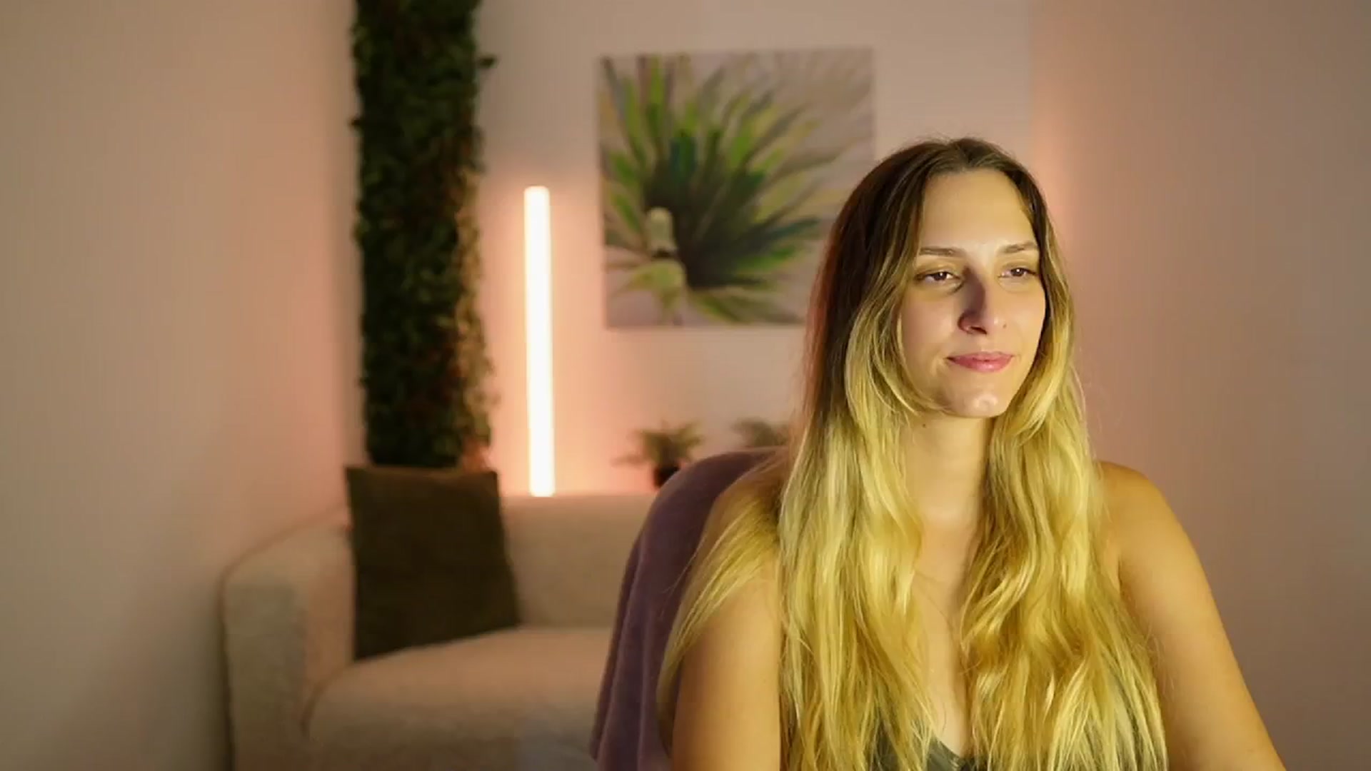 Gallery image thumbnail from Agatha_Vega's myfreecams stream on, 08/16/2024, 23:11 image 16 of 20