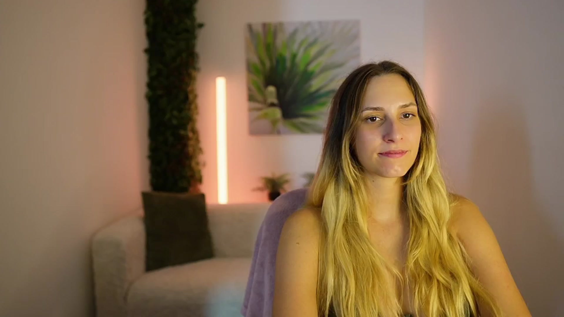 Gallery image thumbnail from Agatha_Vega's myfreecams stream on, 08/16/2024, 23:11 image 18 of 20