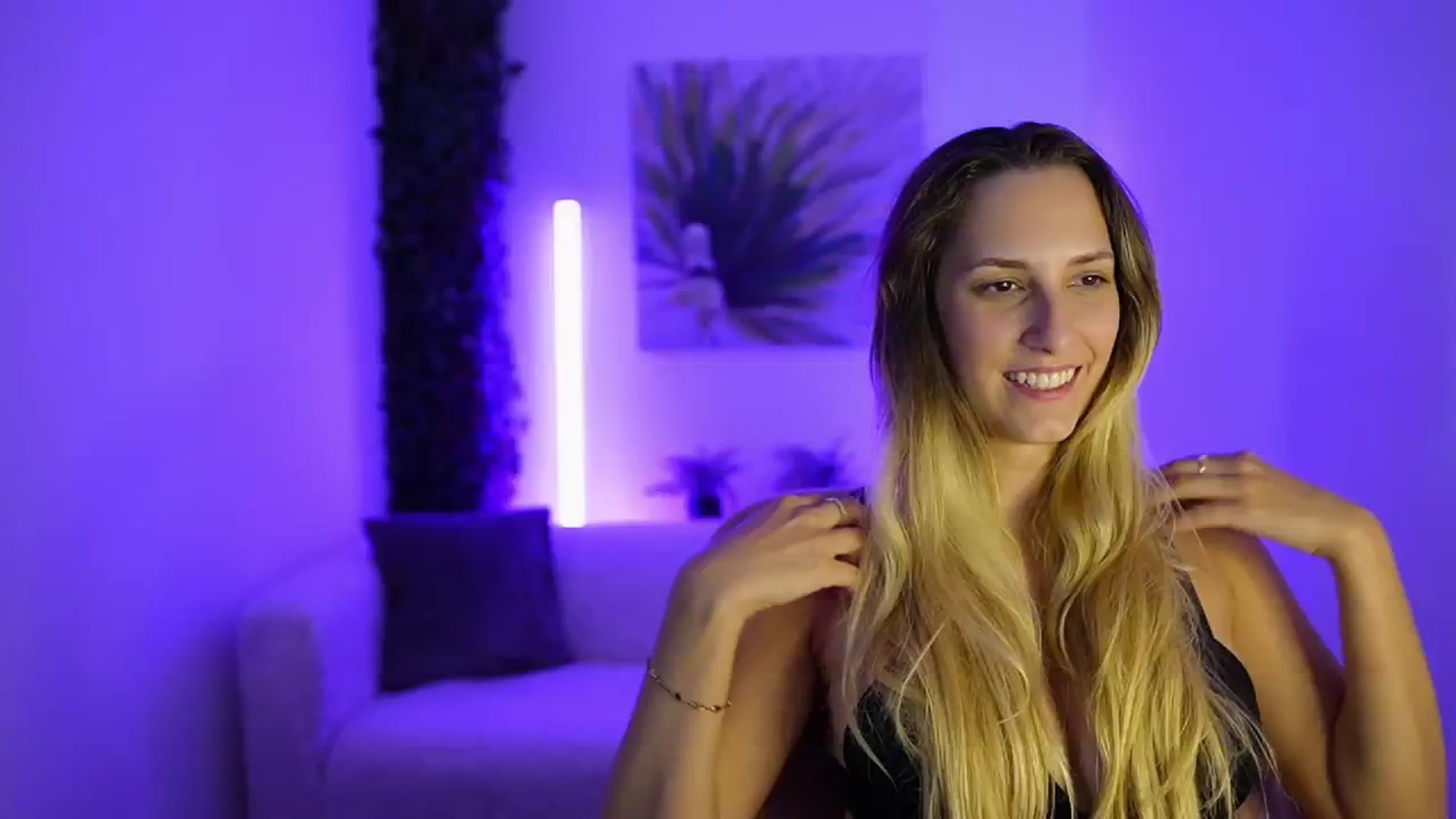 Gallery image thumbnail from Agatha_Vega's myfreecams stream on, 08/21/2024, 21:35 image 12 of 20