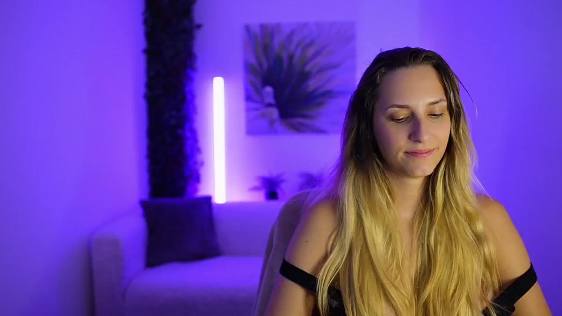 Gallery image thumbnail from Agatha_Vega's myfreecams stream on, 08/21/2024, 21:35 image 17 of 20