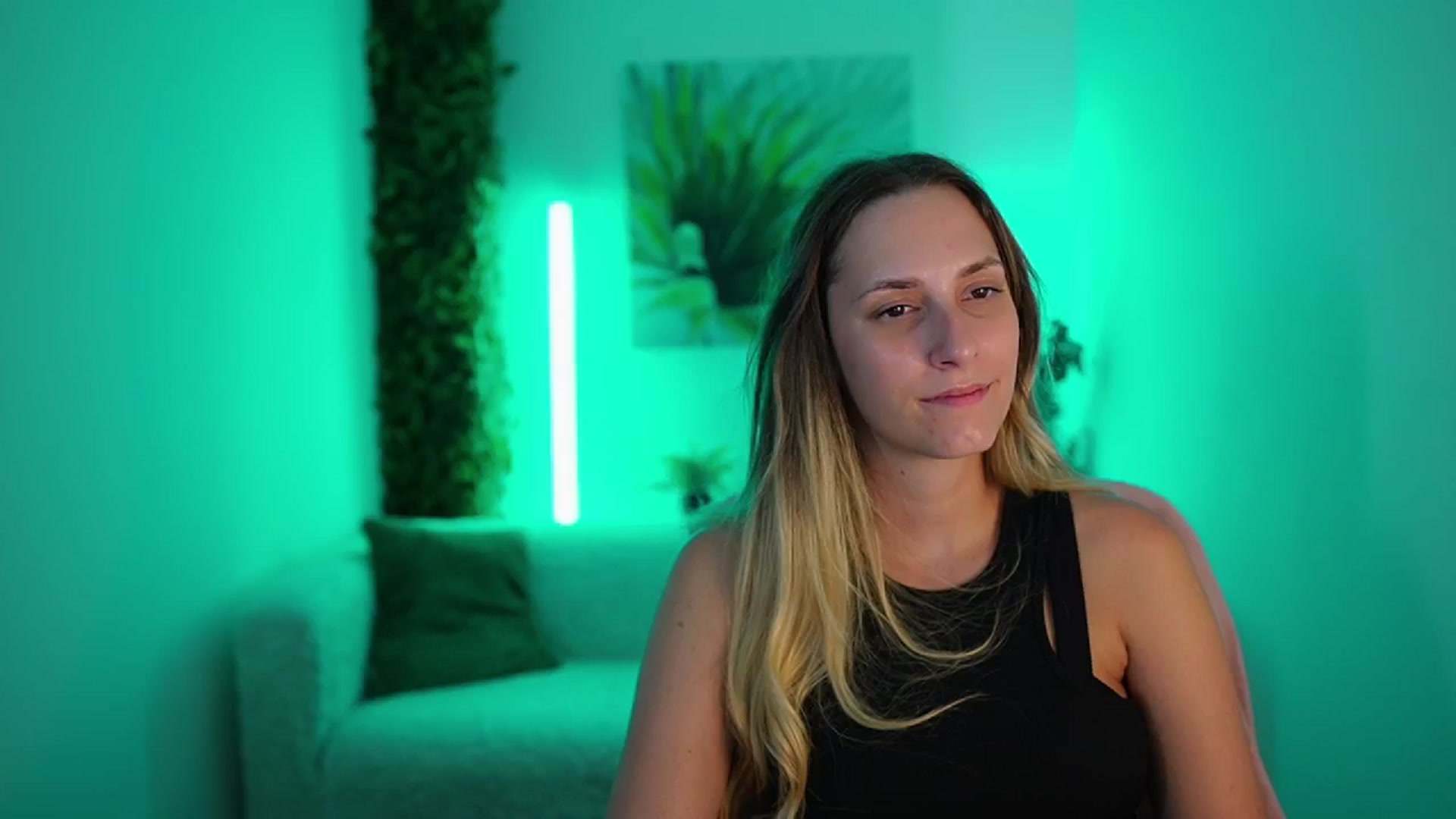 Gallery image thumbnail from Agatha_Vega's myfreecams stream on, 08/24/2024, 23:04 image 19 of 20