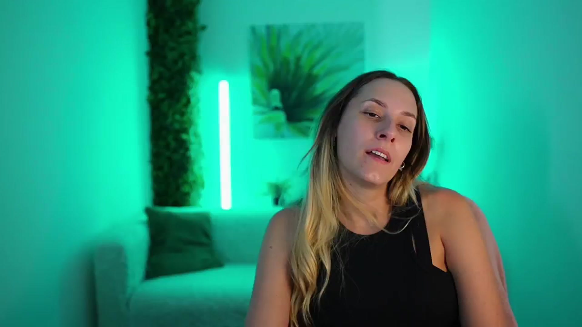 Gallery image thumbnail from Agatha_Vega's myfreecams stream on, 08/24/2024, 23:04 image 17 of 20