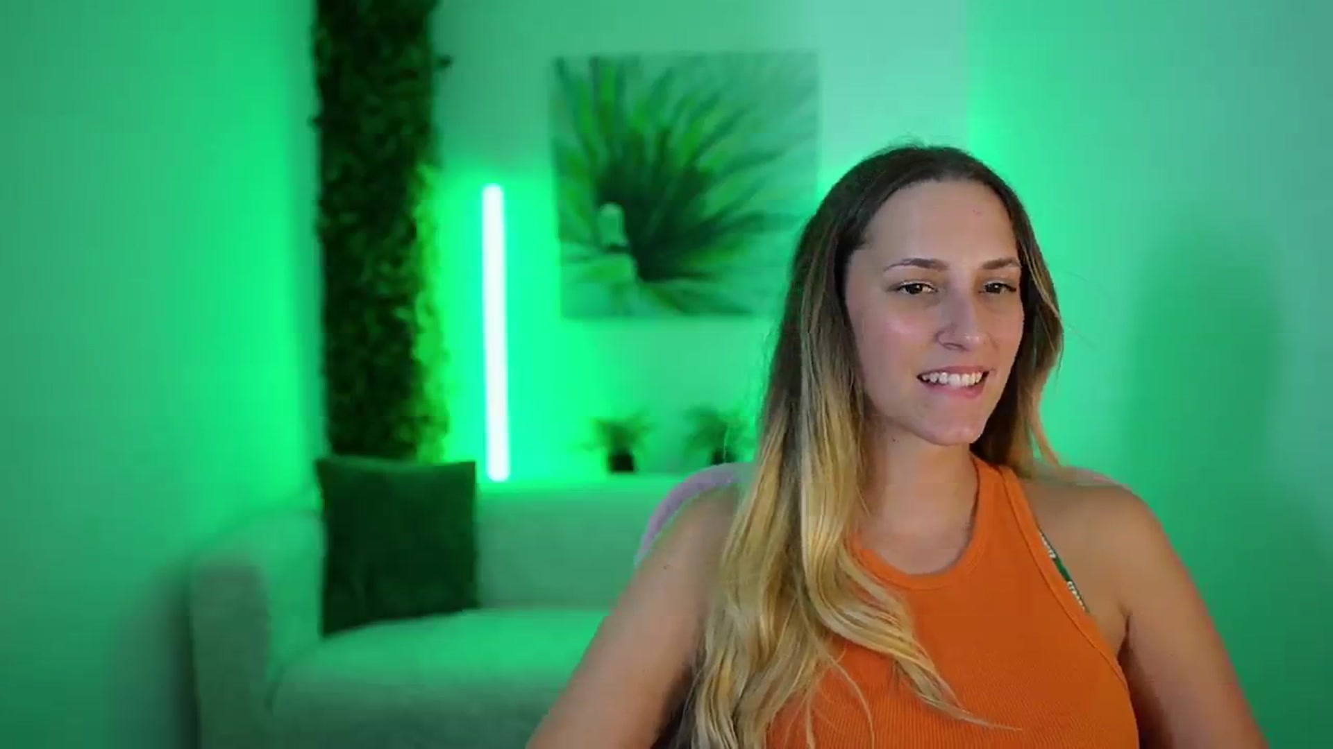 Gallery image thumbnail from Agatha_Vega's myfreecams stream on, 08/27/2024, 20:35 image 6 of 20