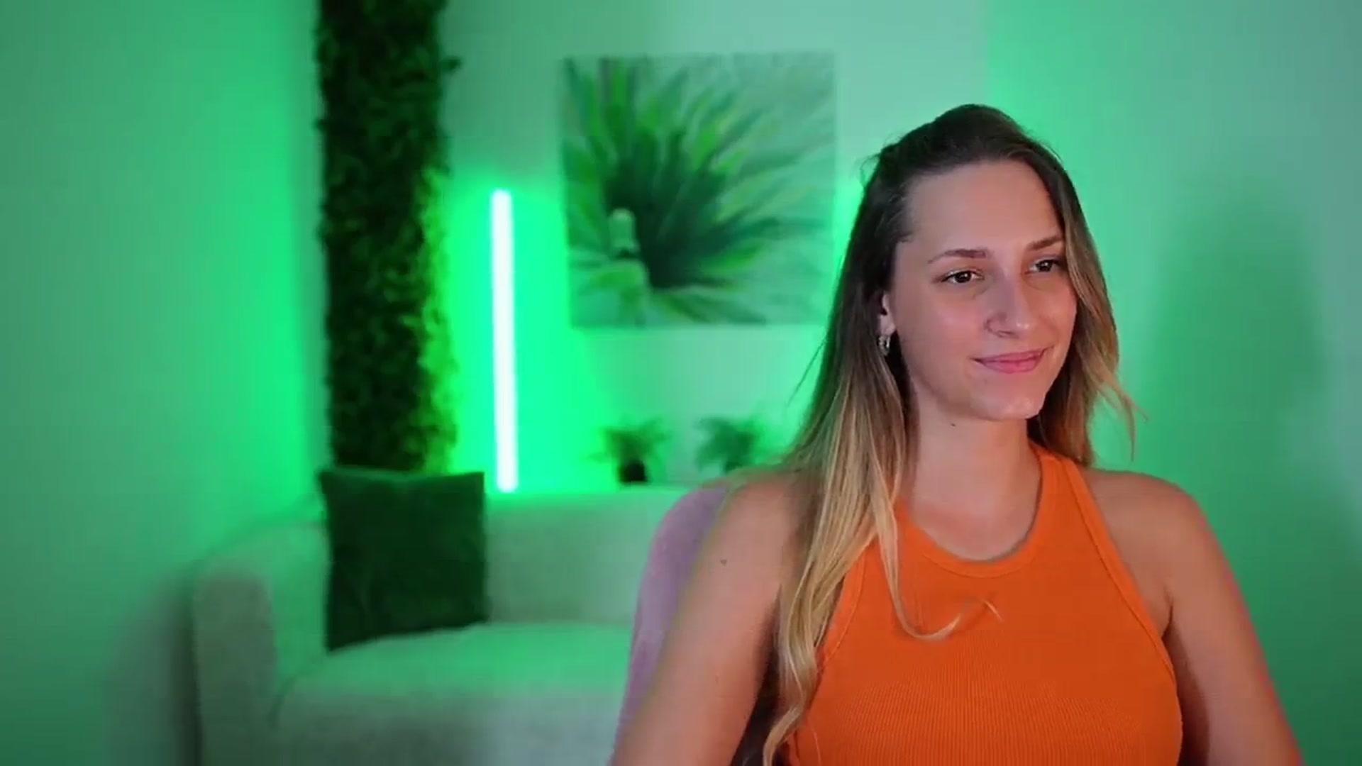 Gallery image thumbnail from Agatha_Vega's myfreecams stream on, 08/27/2024, 21:01 image 3 of 20