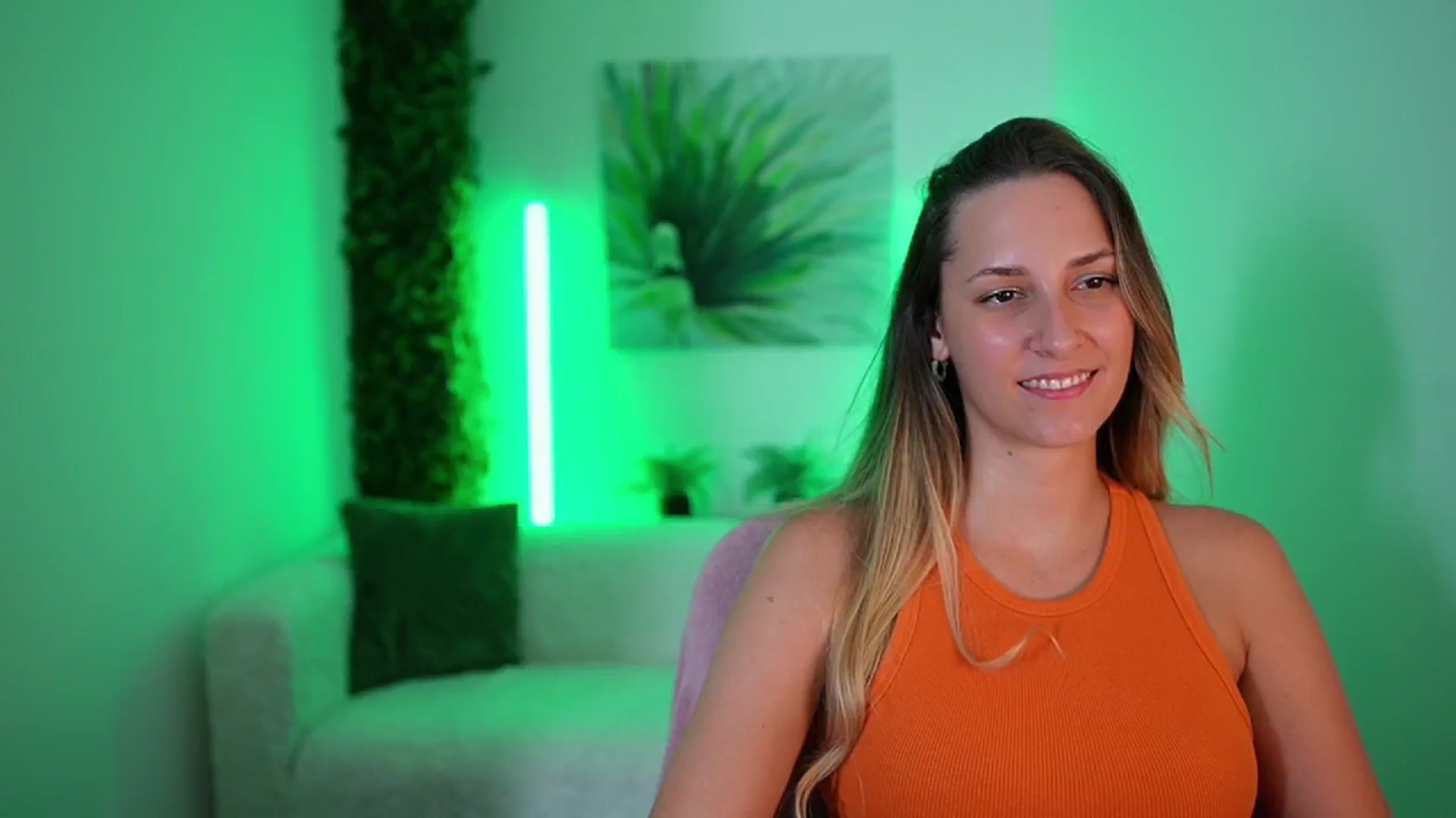 Gallery image thumbnail from Agatha_Vega's myfreecams stream on, 08/27/2024, 21:01 image 4 of 20