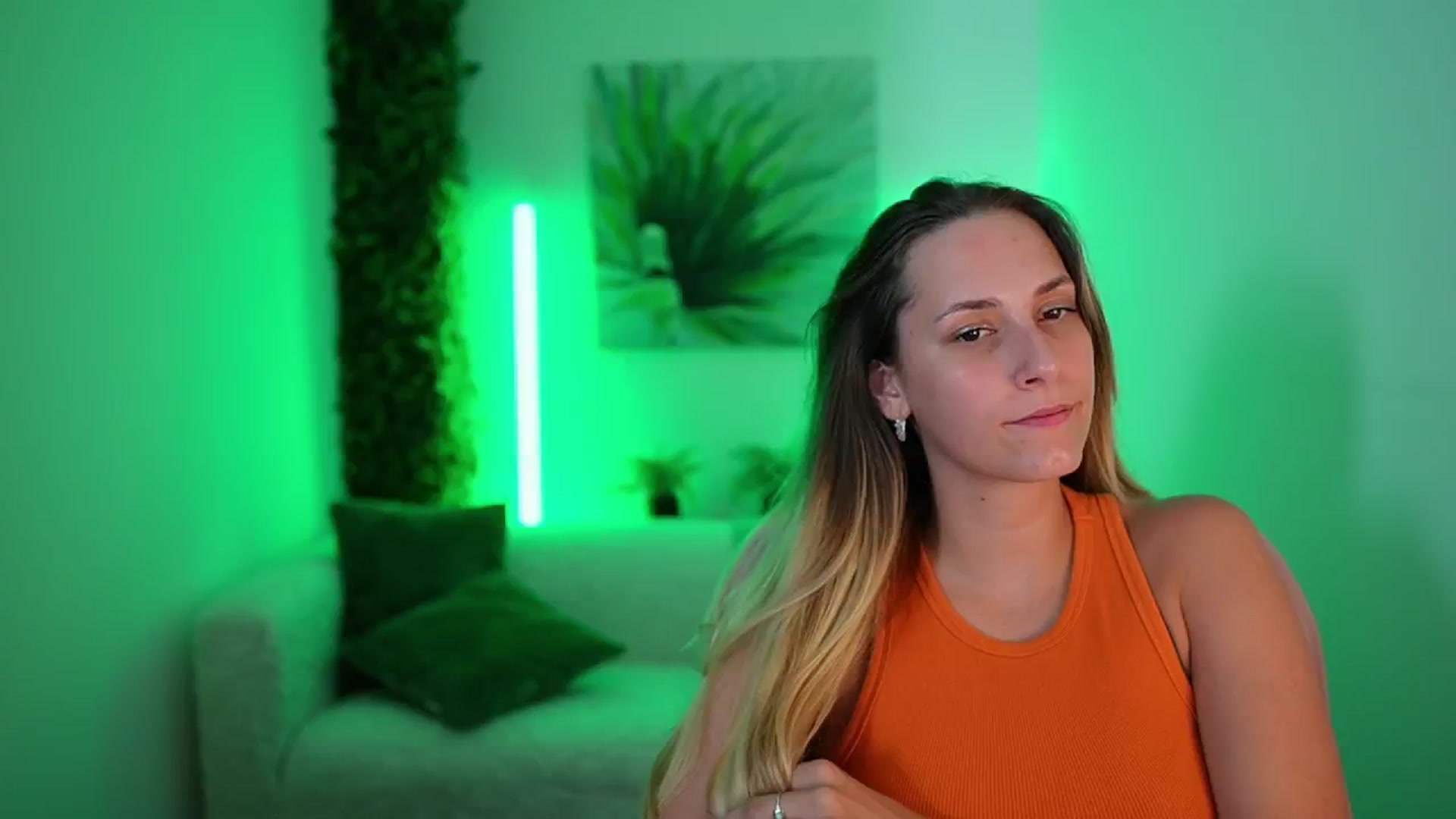 Gallery image thumbnail from Agatha_Vega's myfreecams stream on, 08/27/2024, 23:21 image 19 of 20