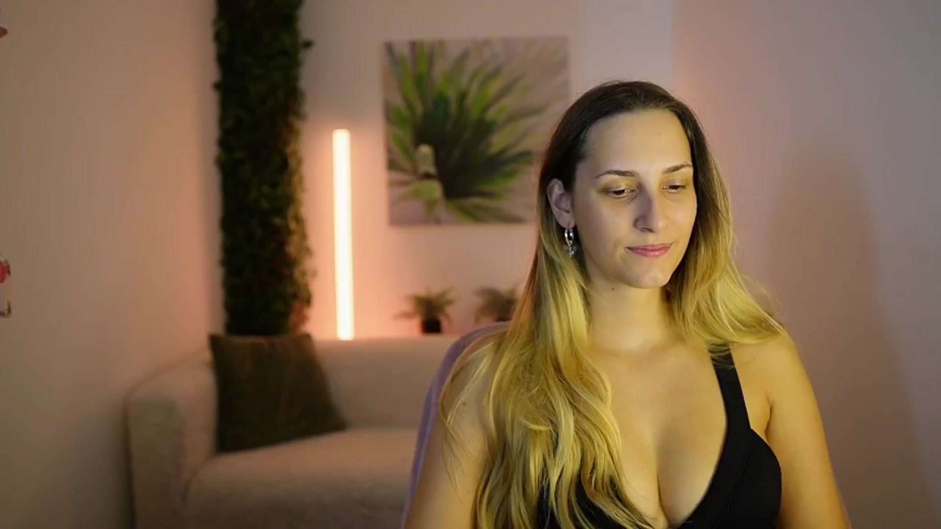 Gallery image thumbnail from Agatha_Vega's myfreecams stream on, 08/28/2024, 19:40 image 3 of 20