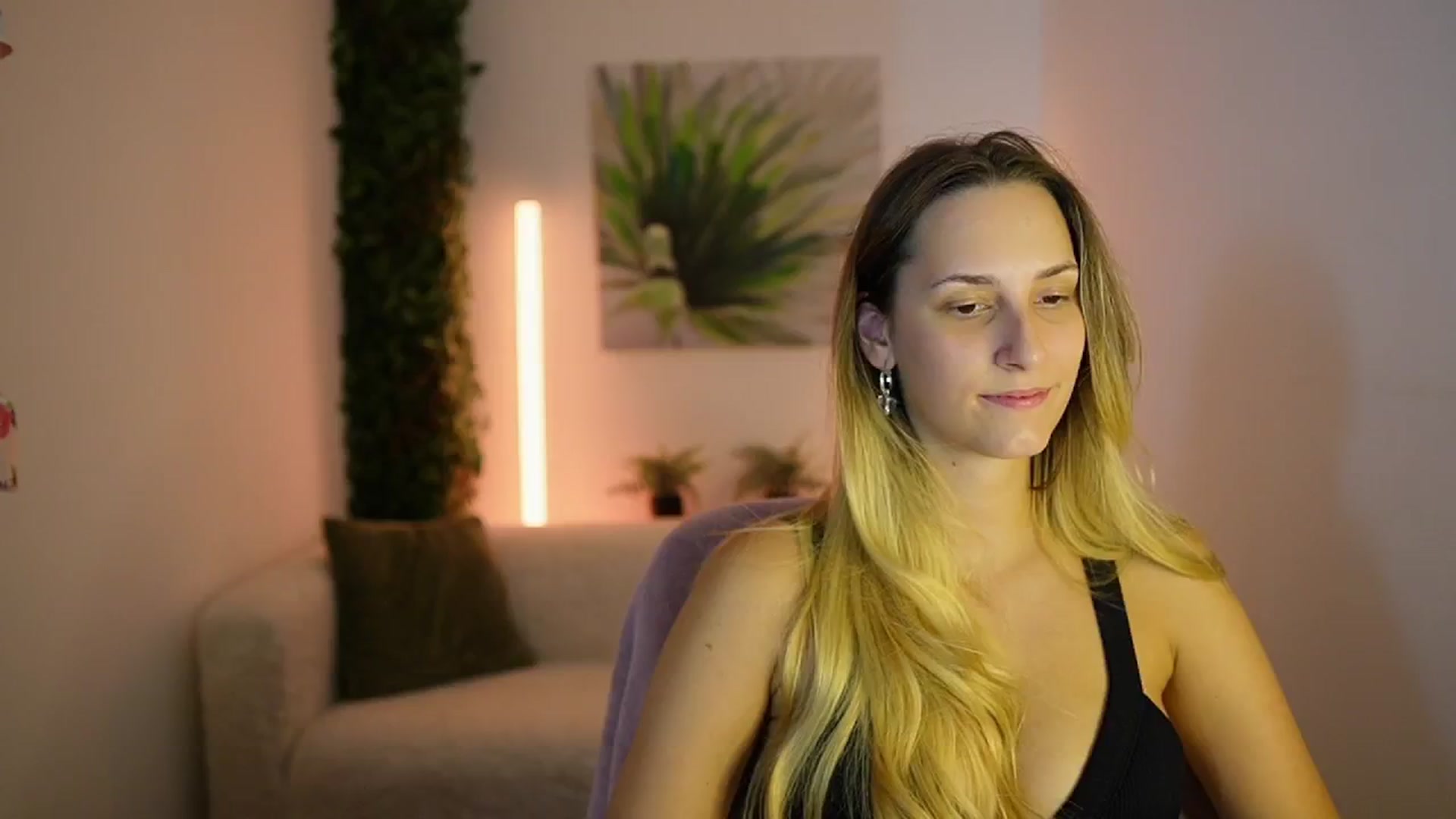 Gallery image thumbnail from Agatha_Vega's myfreecams stream on, 08/28/2024, 19:40 image 15 of 20