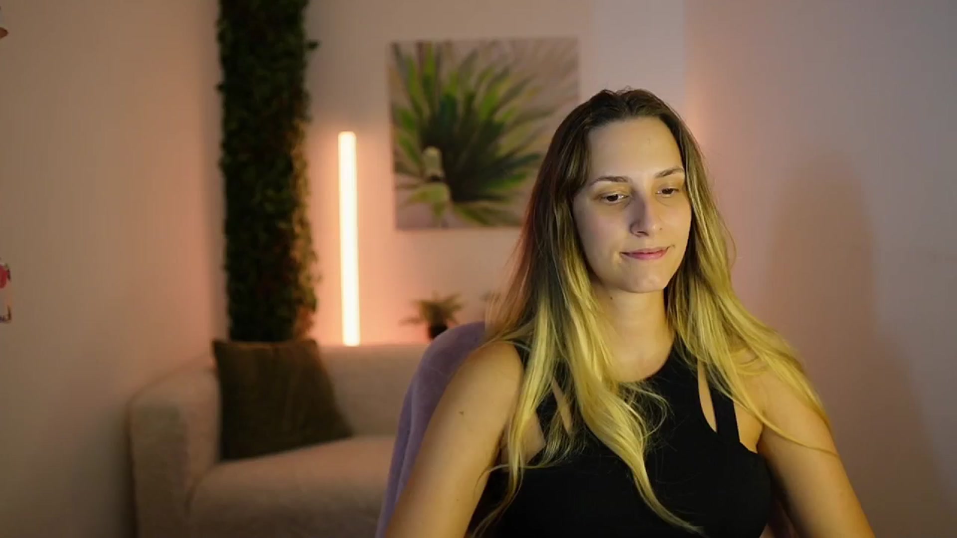 Gallery image thumbnail from Agatha_Vega's myfreecams stream on, 08/28/2024, 19:40 image 19 of 20