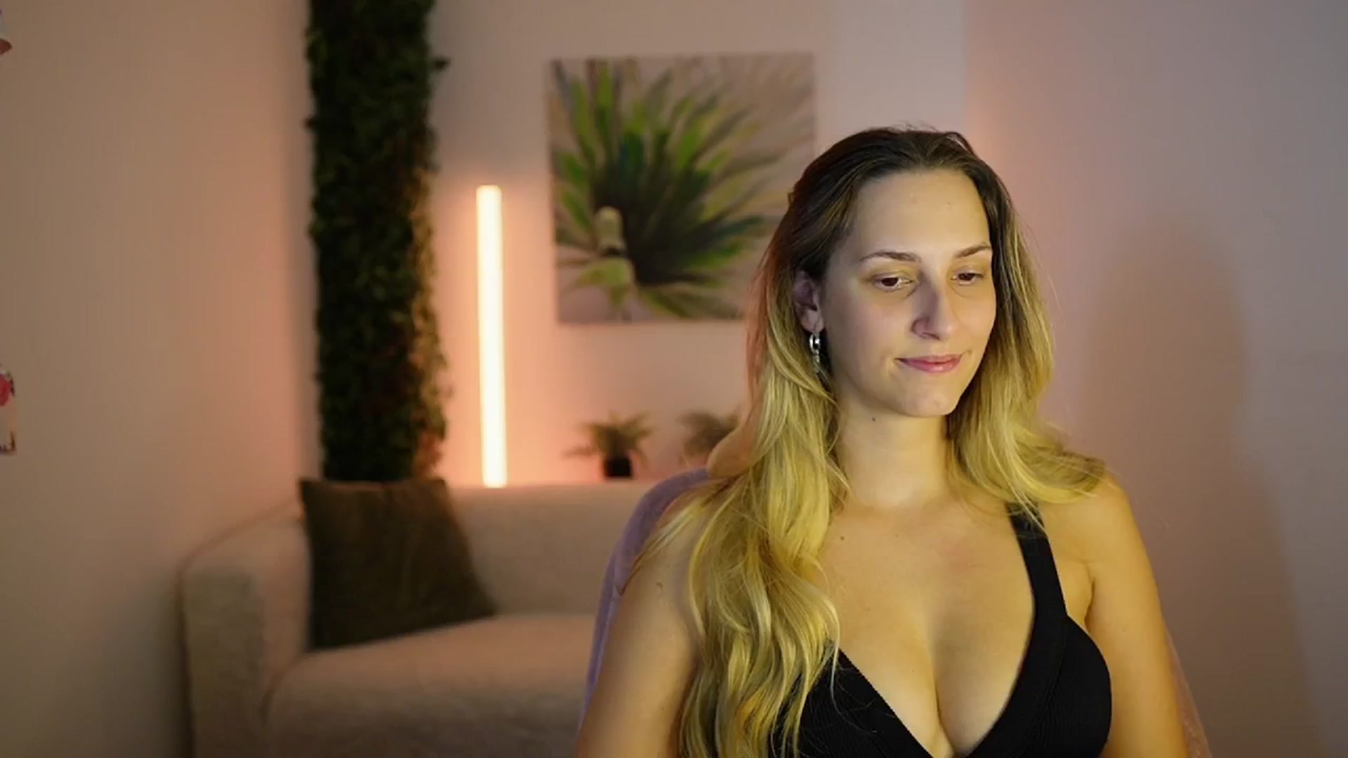 Gallery image thumbnail from Agatha_Vega's myfreecams stream on, 08/28/2024, 19:40 image 9 of 20