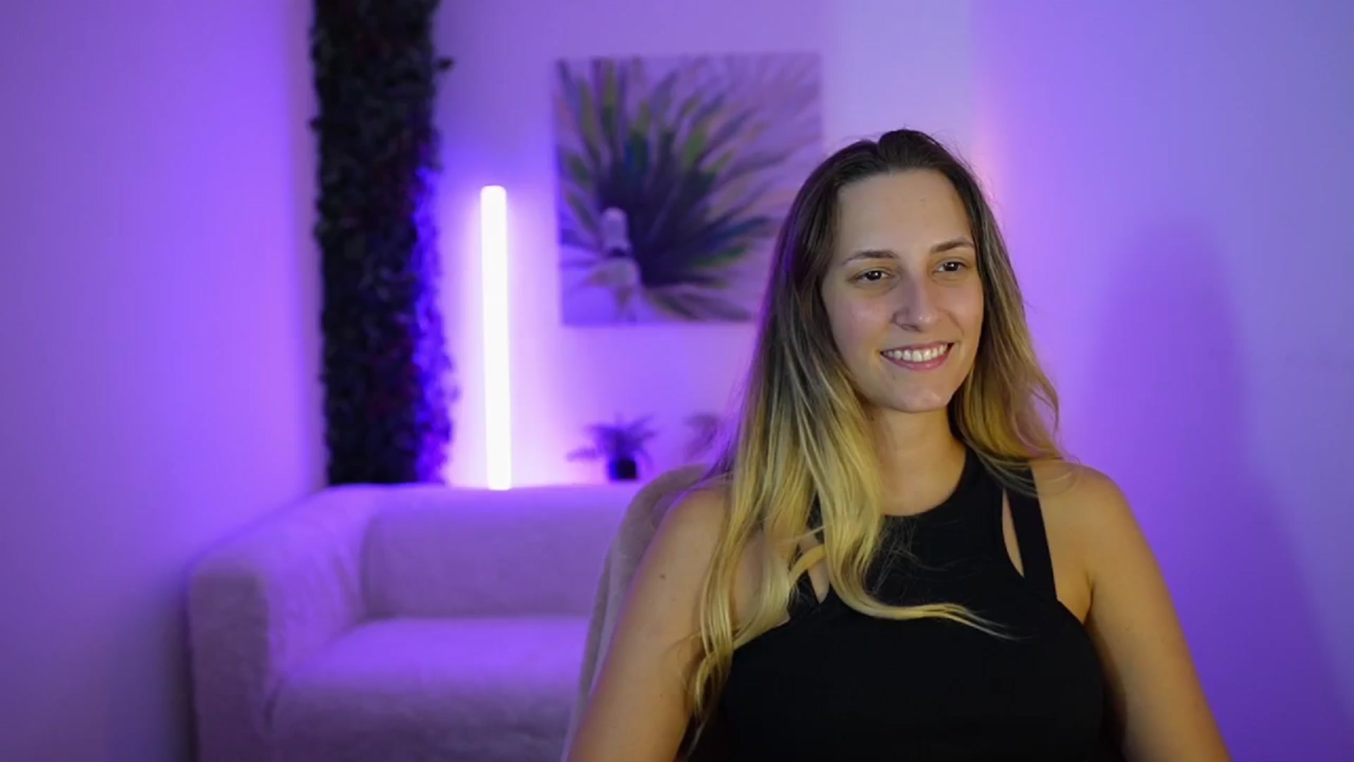 Gallery image thumbnail from Agatha_Vega's myfreecams stream on, 08/28/2024, 21:44 image 8 of 20