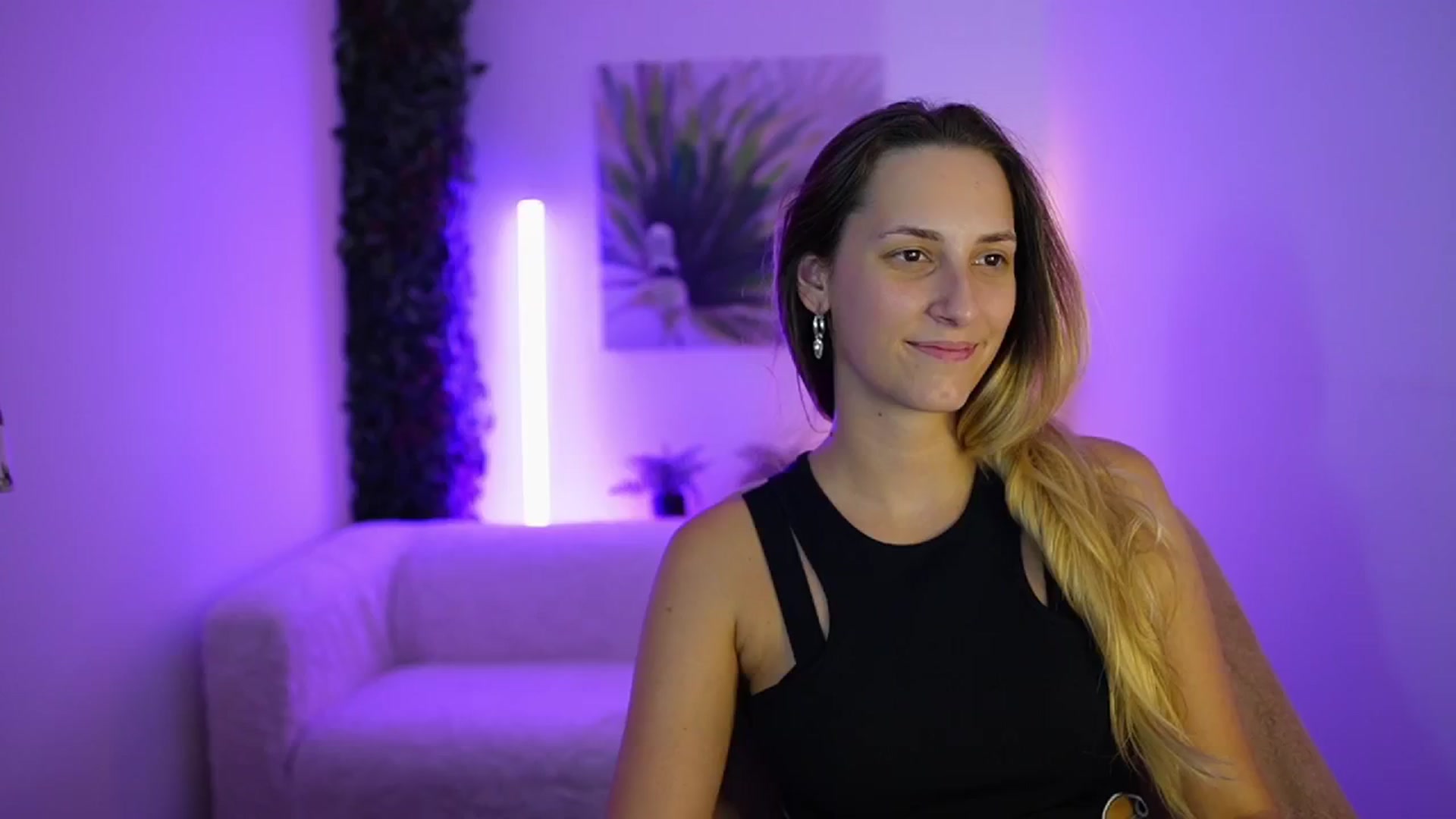 Gallery image thumbnail from Agatha_Vega's myfreecams stream on, 08/28/2024, 22:12 image 17 of 20