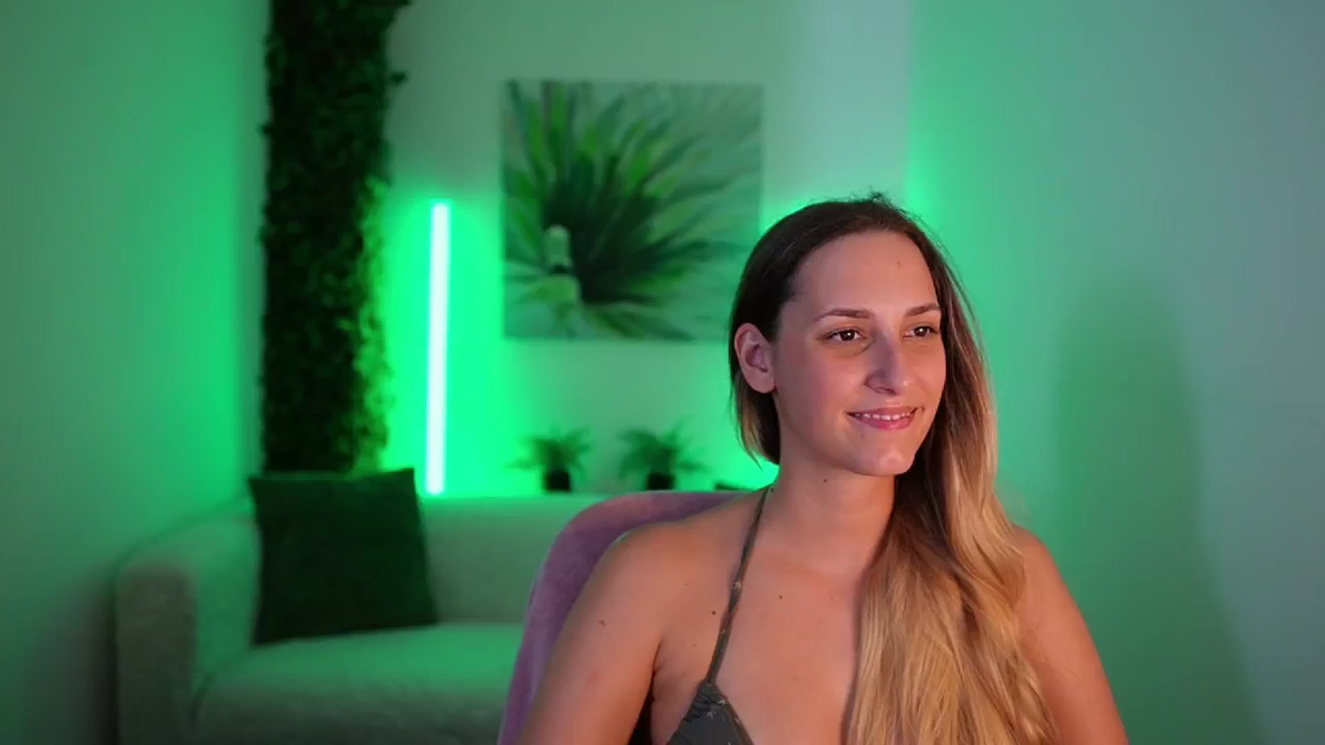 Gallery image thumbnail from Agatha_Vega's myfreecams stream on, 08/29/2024, 21:15 image 16 of 20