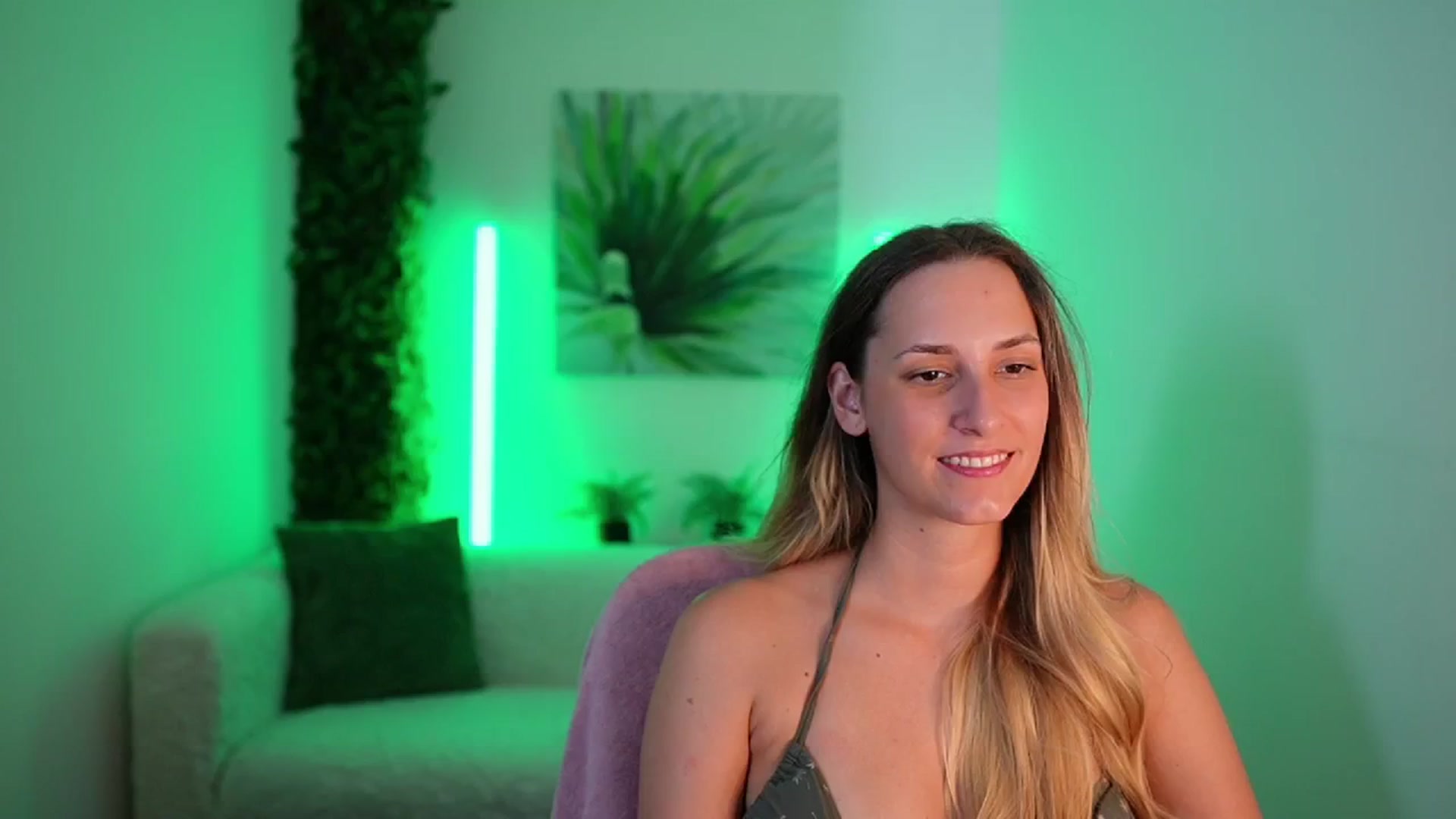 Gallery image thumbnail from Agatha_Vega's myfreecams stream on, 08/29/2024, 21:55 image 12 of 20