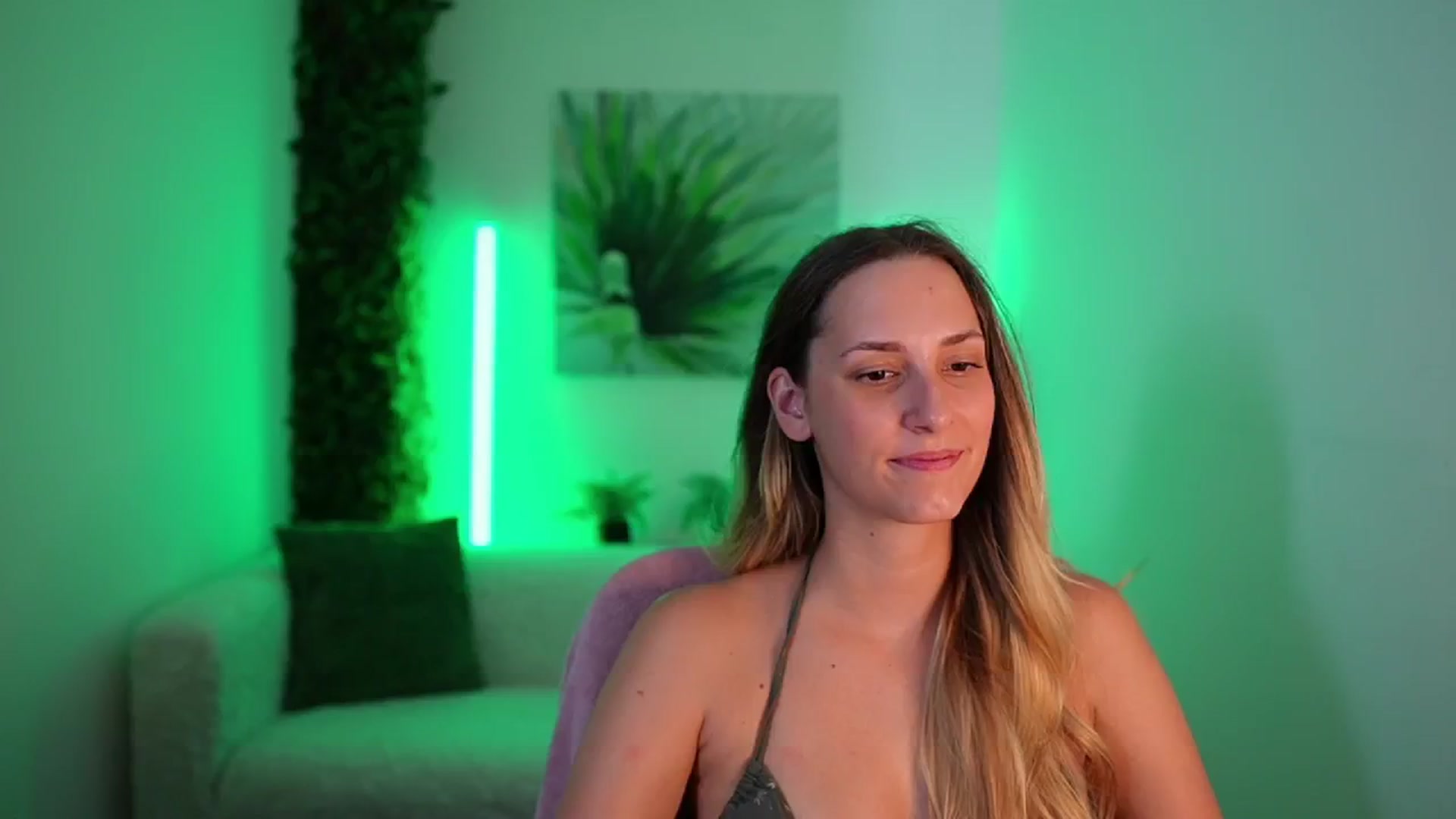 Gallery image thumbnail from Agatha_Vega's myfreecams stream on, 08/29/2024, 21:55 image 10 of 20