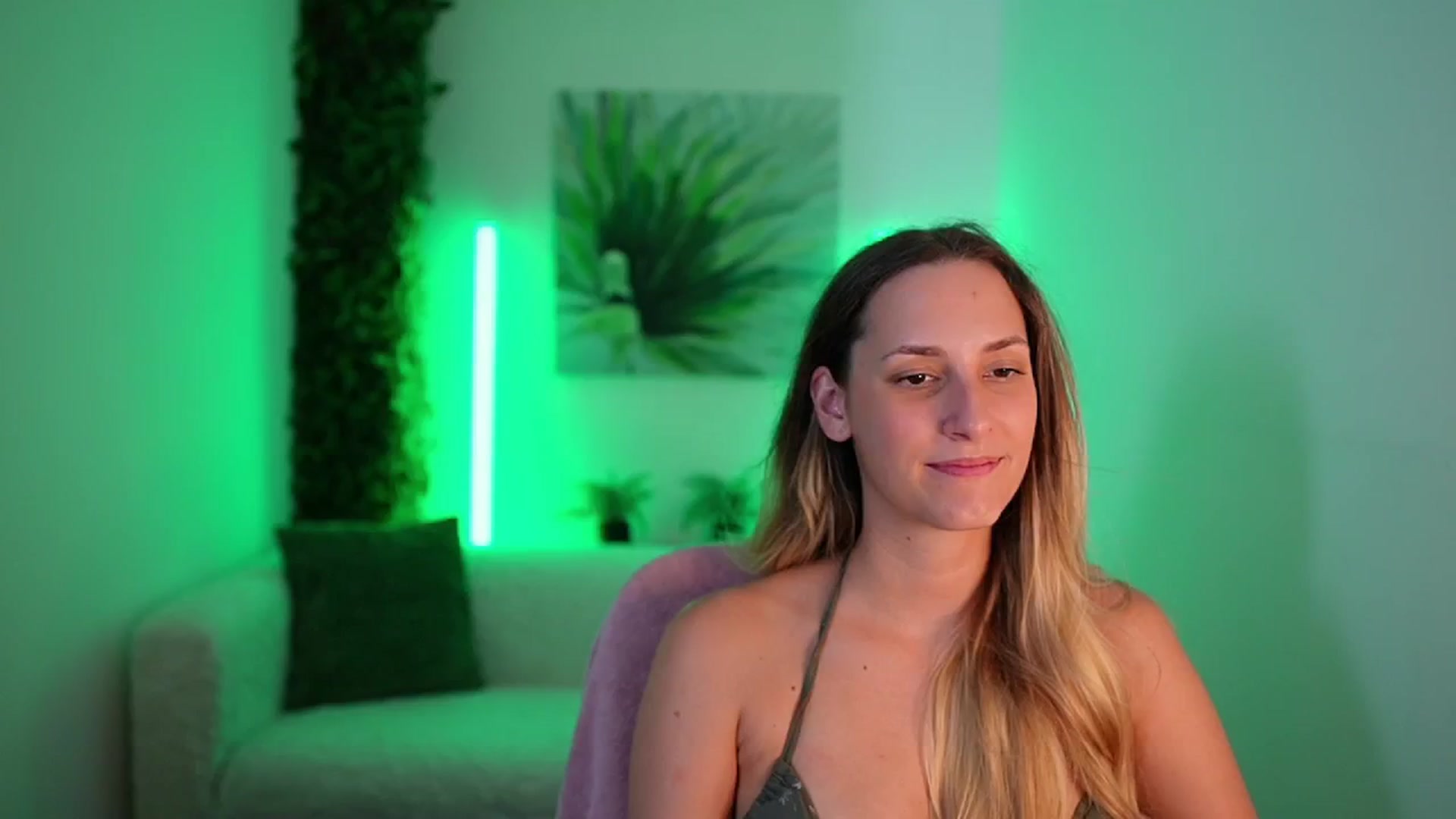 Gallery image thumbnail from Agatha_Vega's myfreecams stream on, 08/29/2024, 21:55 image 11 of 20