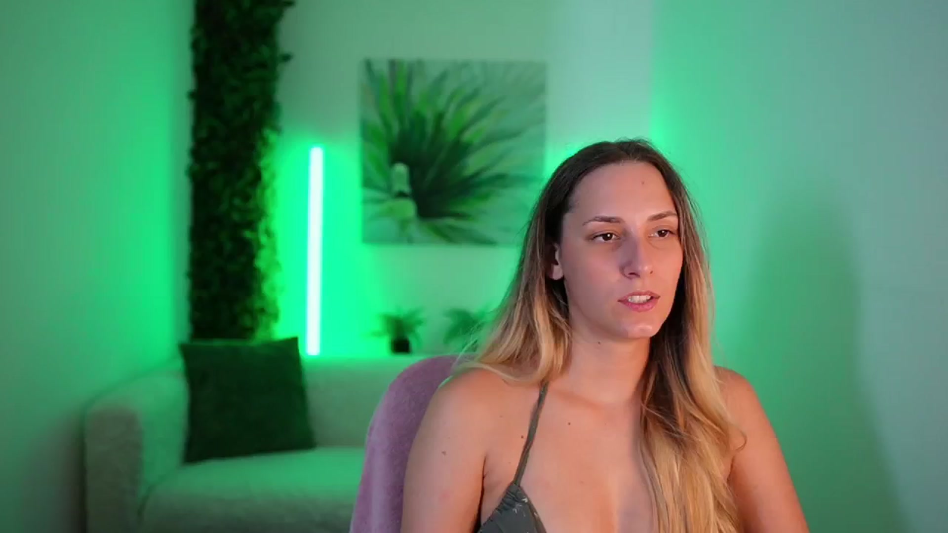Gallery image thumbnail from Agatha_Vega's myfreecams stream on, 08/29/2024, 21:55 image 18 of 20