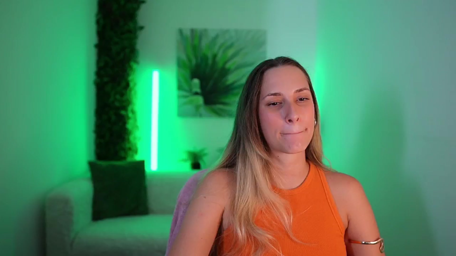 Gallery image thumbnail from Agatha_Vega's myfreecams stream on, 08/31/2024, 19:41 image 5 of 20