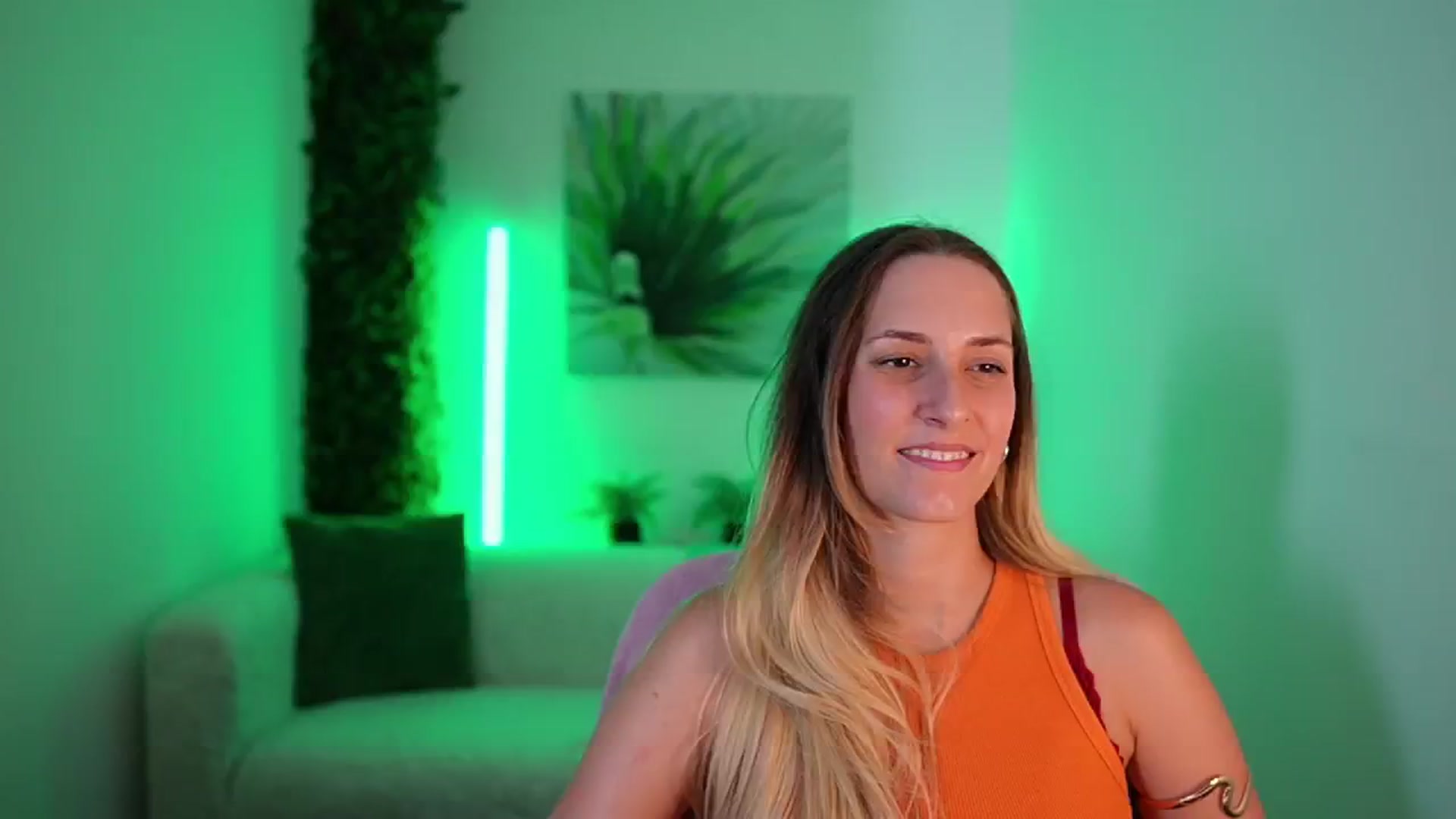 Gallery image thumbnail from Agatha_Vega's myfreecams stream on, 08/31/2024, 23:00 image 3 of 20