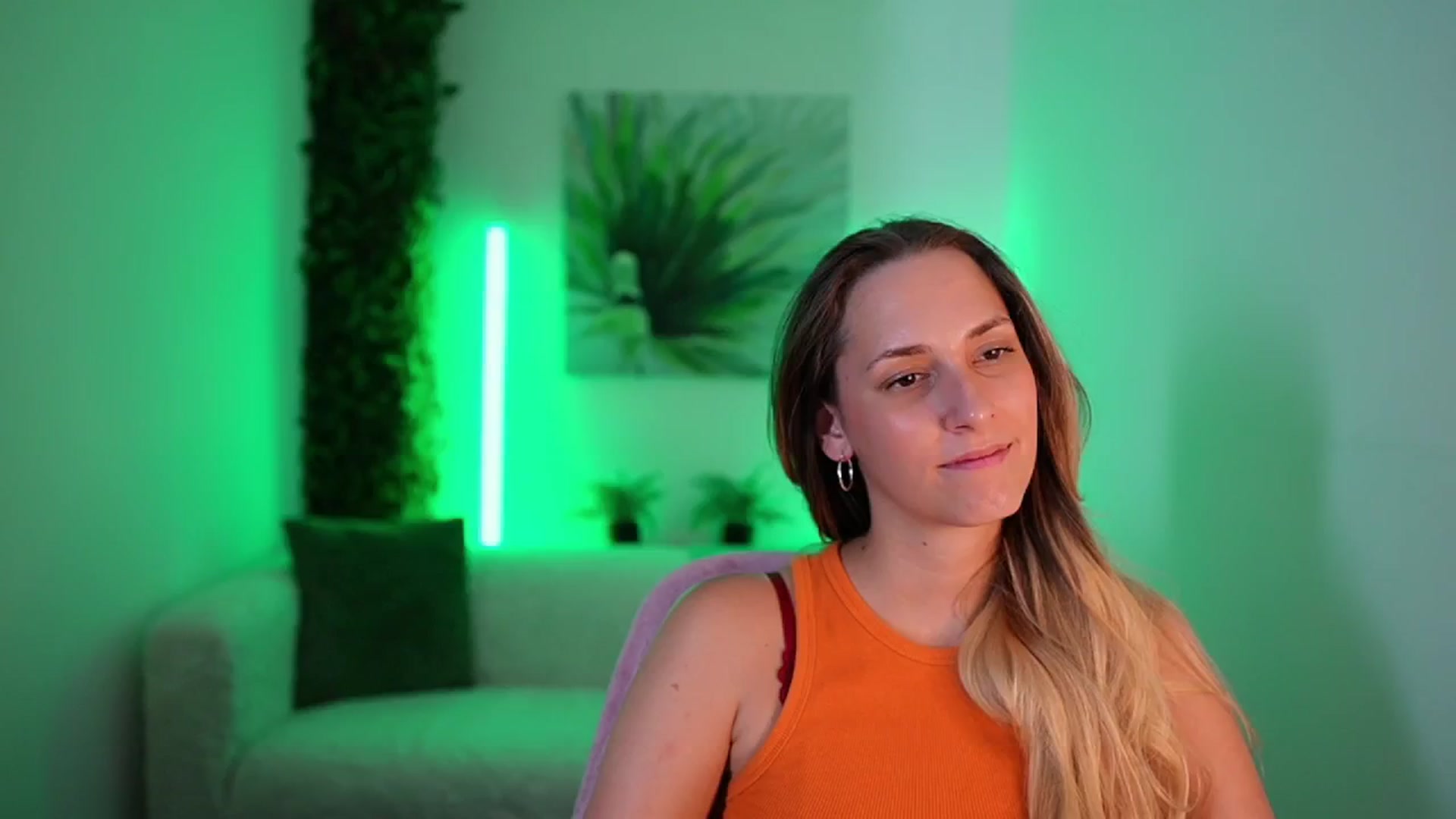 Gallery image thumbnail from Agatha_Vega's myfreecams stream on, 08/31/2024, 23:00 image 16 of 20