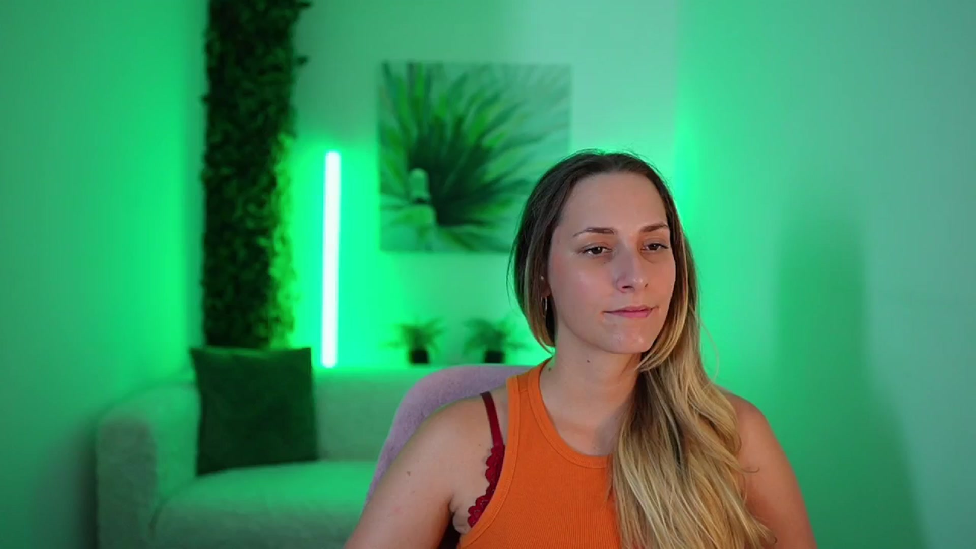 Gallery image thumbnail from Agatha_Vega's myfreecams stream on, 08/31/2024, 23:25 image 14 of 20
