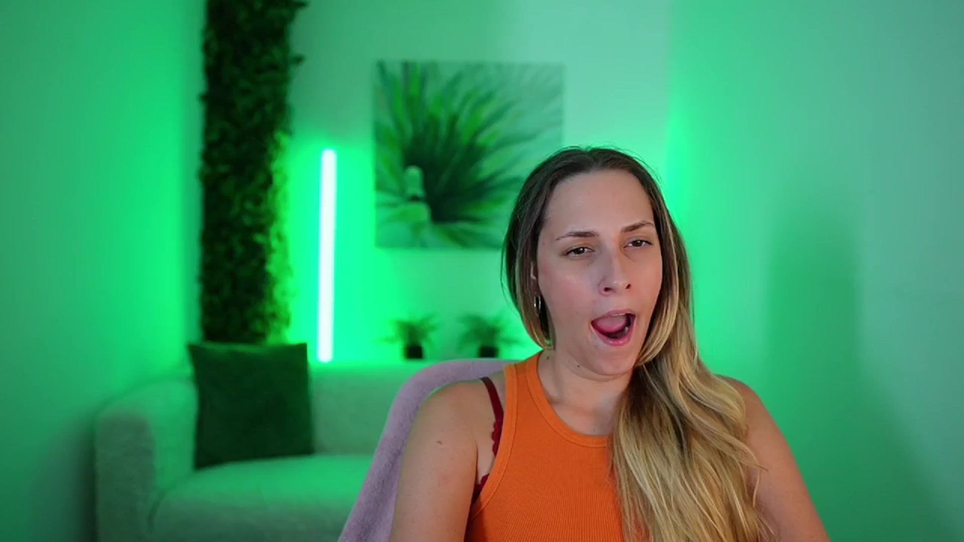 Gallery image thumbnail from Agatha_Vega's myfreecams stream on, 08/31/2024, 23:25 image 12 of 20