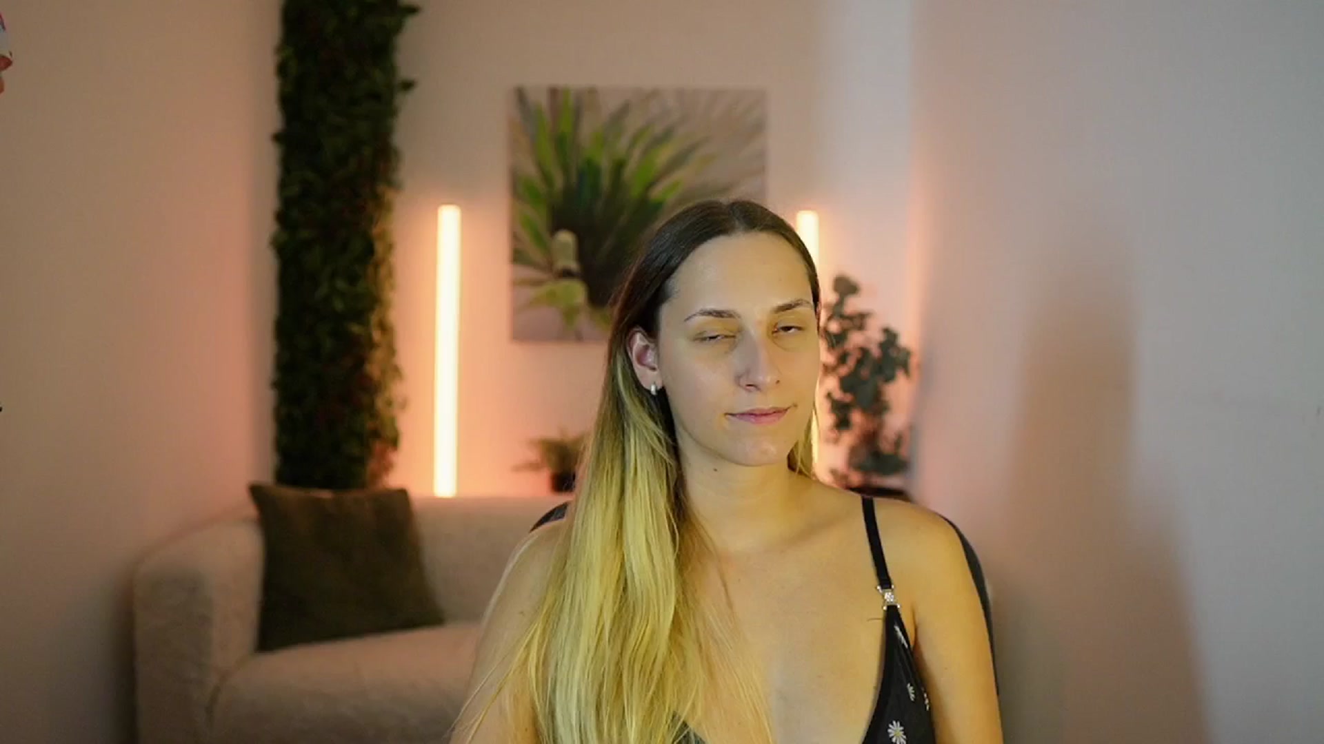Gallery image thumbnail from Agatha_Vega's myfreecams stream on, 09/08/2024, 22:32 image 17 of 20