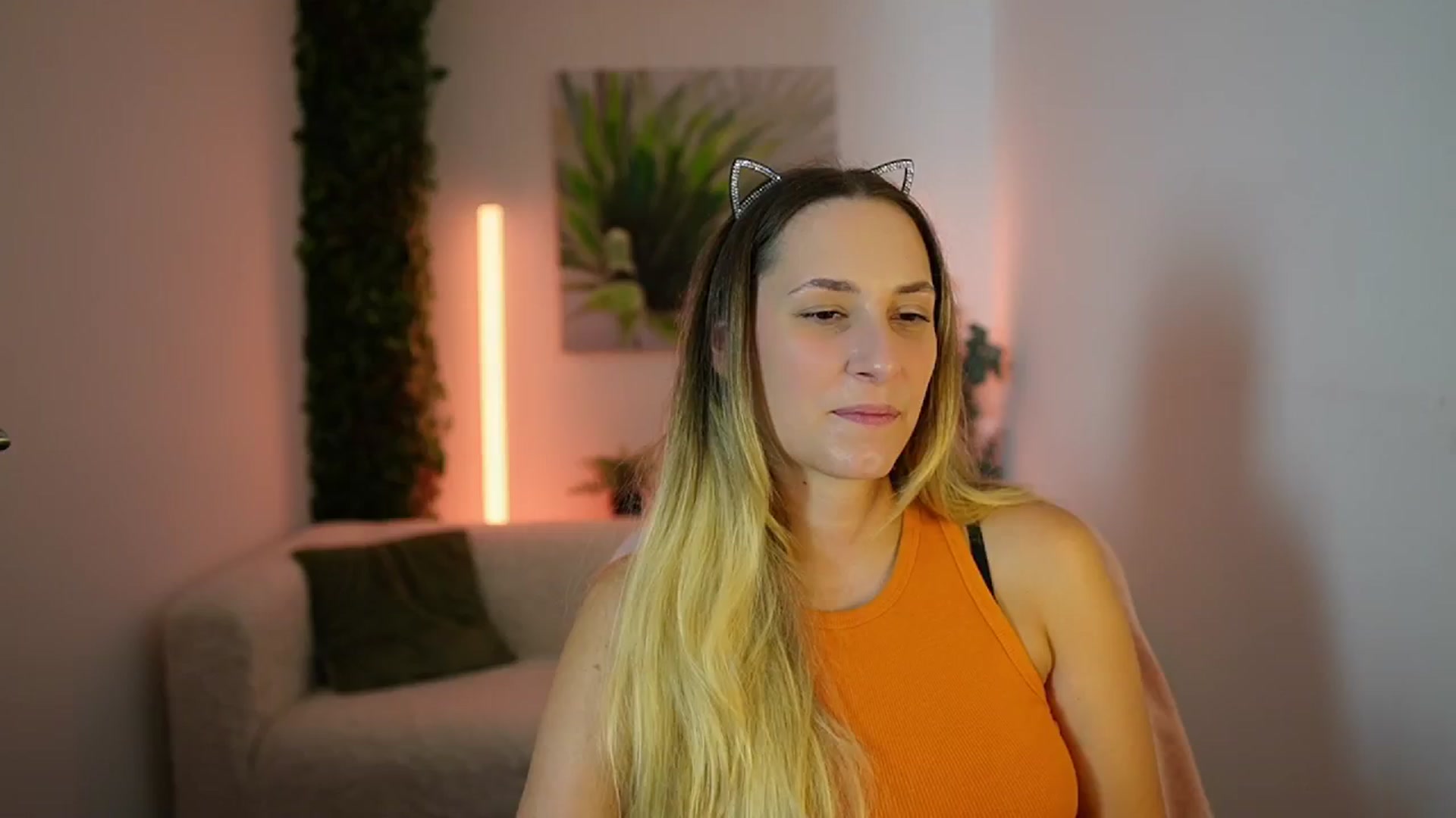 Gallery image thumbnail from Agatha_Vega's myfreecams stream on, 09/10/2024, 19:37 image 17 of 20